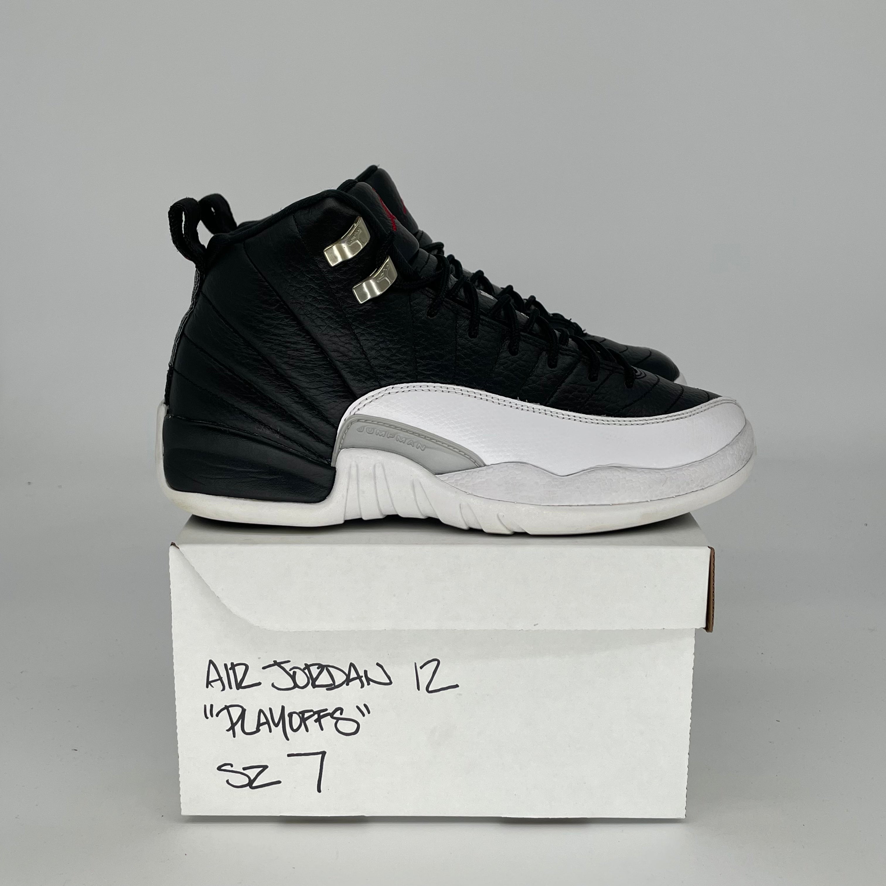 Original Air Jordan 12 Playoffs Basketball Shoes - Men's Size 7 / Women's 8.5W (Style Code 153265-006) - Perfect for Streetwear & Court Performance