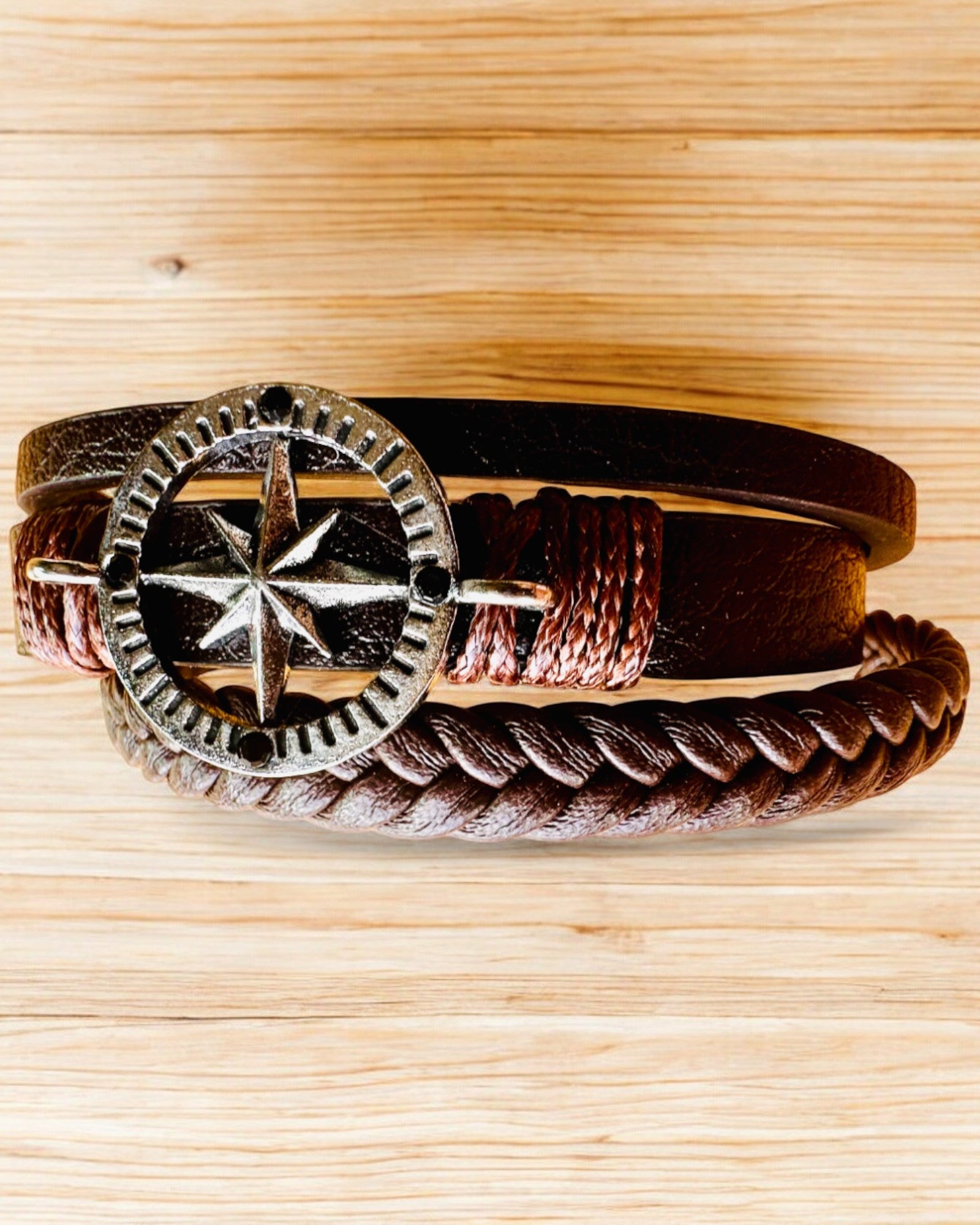 Custom Engraved Adventure Compass Bracelet - 2 Color Options for Outdoor Hiking, Camping & Travel Gifts