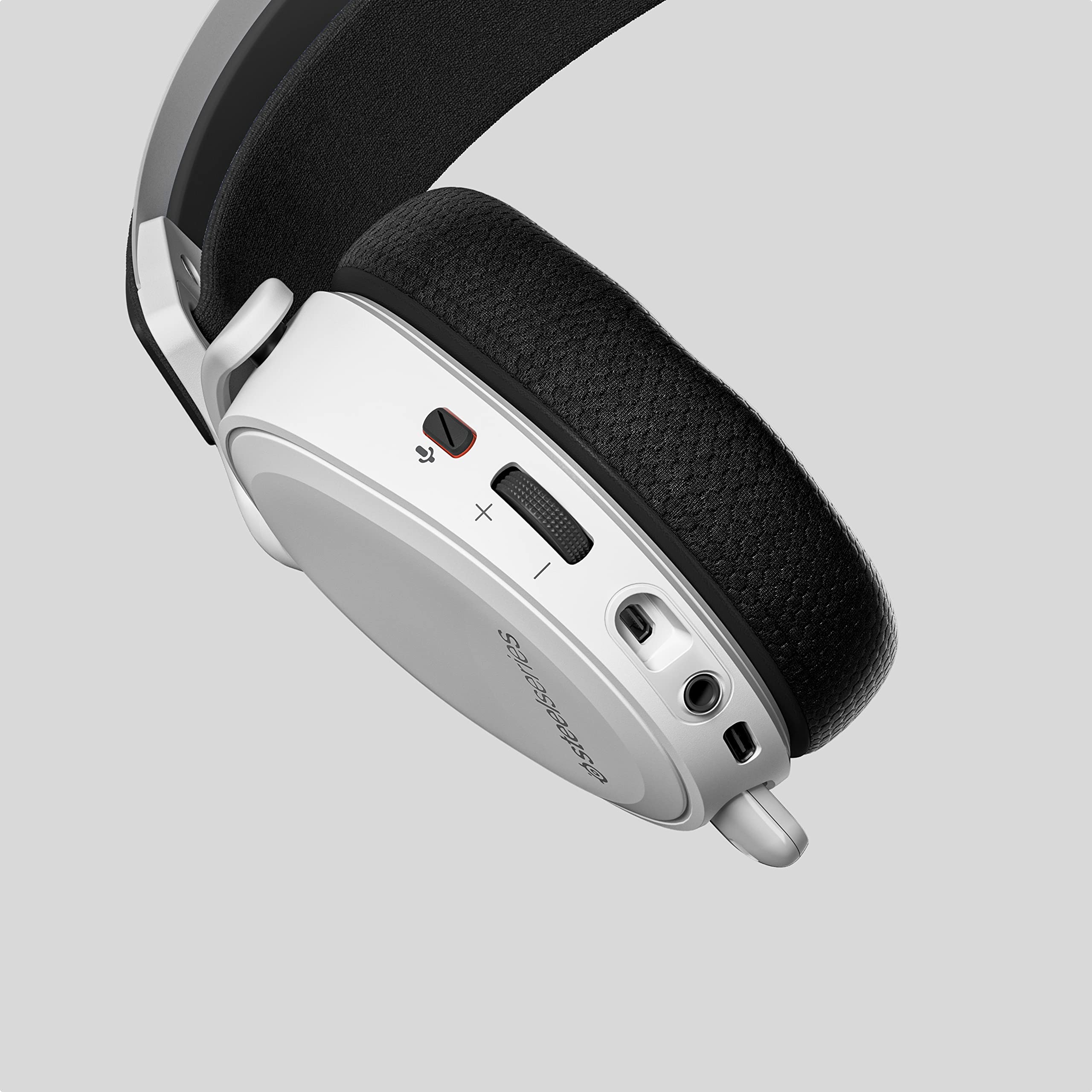 SteelSeries Arctis 7+ Wireless Gaming Headset - Lossless 2.4GHz Audio, 30-Hour Battery, USB-C Charging, 7.1 Surround Sound - Compatible with PC, PS5, PS4, Mac, Android & Nintendo Switch (White) - Perfect for Competitive Gaming, Streaming & Long Gaming Sessions