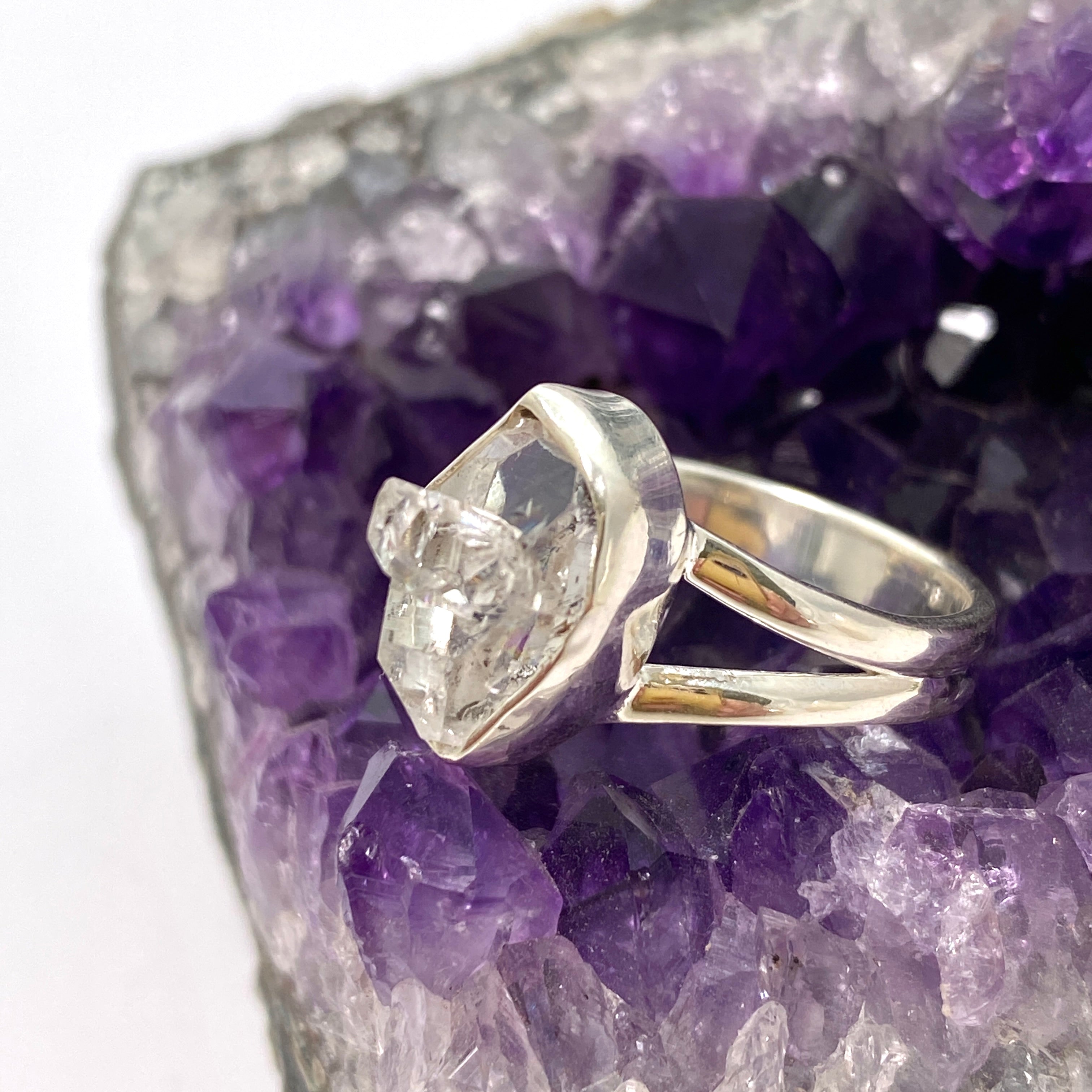 Diamond Quartz Raw Split Band Ring for Women - Size 7.5 (PRGJ781) - Perfect for Weddings, Anniversaries & Everyday Elegance