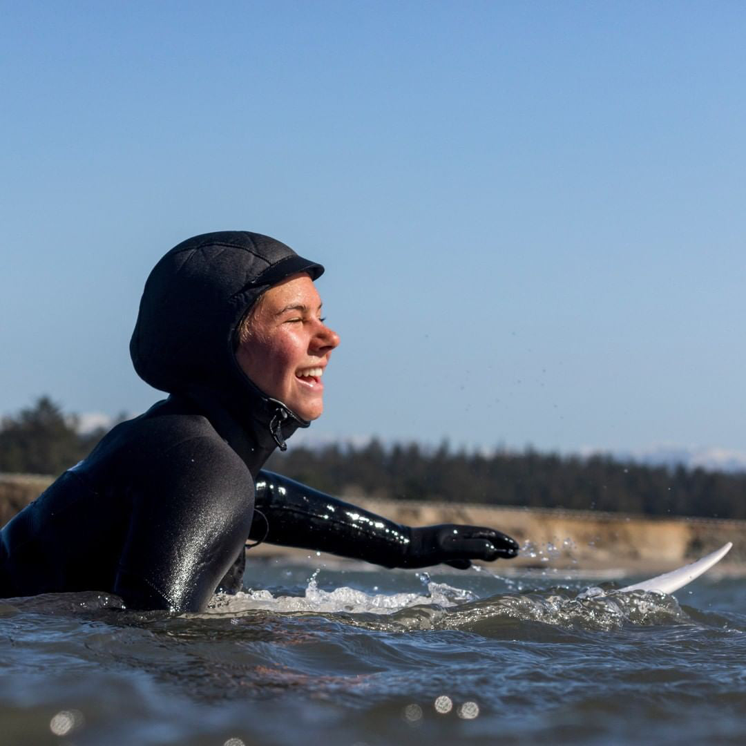 5/4mm SisstrEvolution 7 Seas Hood Chest Zip Full Wetsuit - Solid Black SBK - Perfect for Surfing, Diving & Cold Water Sports