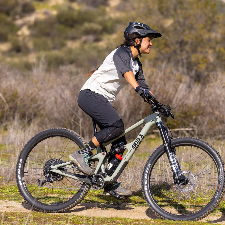 Intense 951 Series Trail Carbon Mountain Bike - UDH Compatible, Lightweight & Durable for Off-Road Adventures | Perfect for Trail Riding & Mountain Biking Enthusiasts
