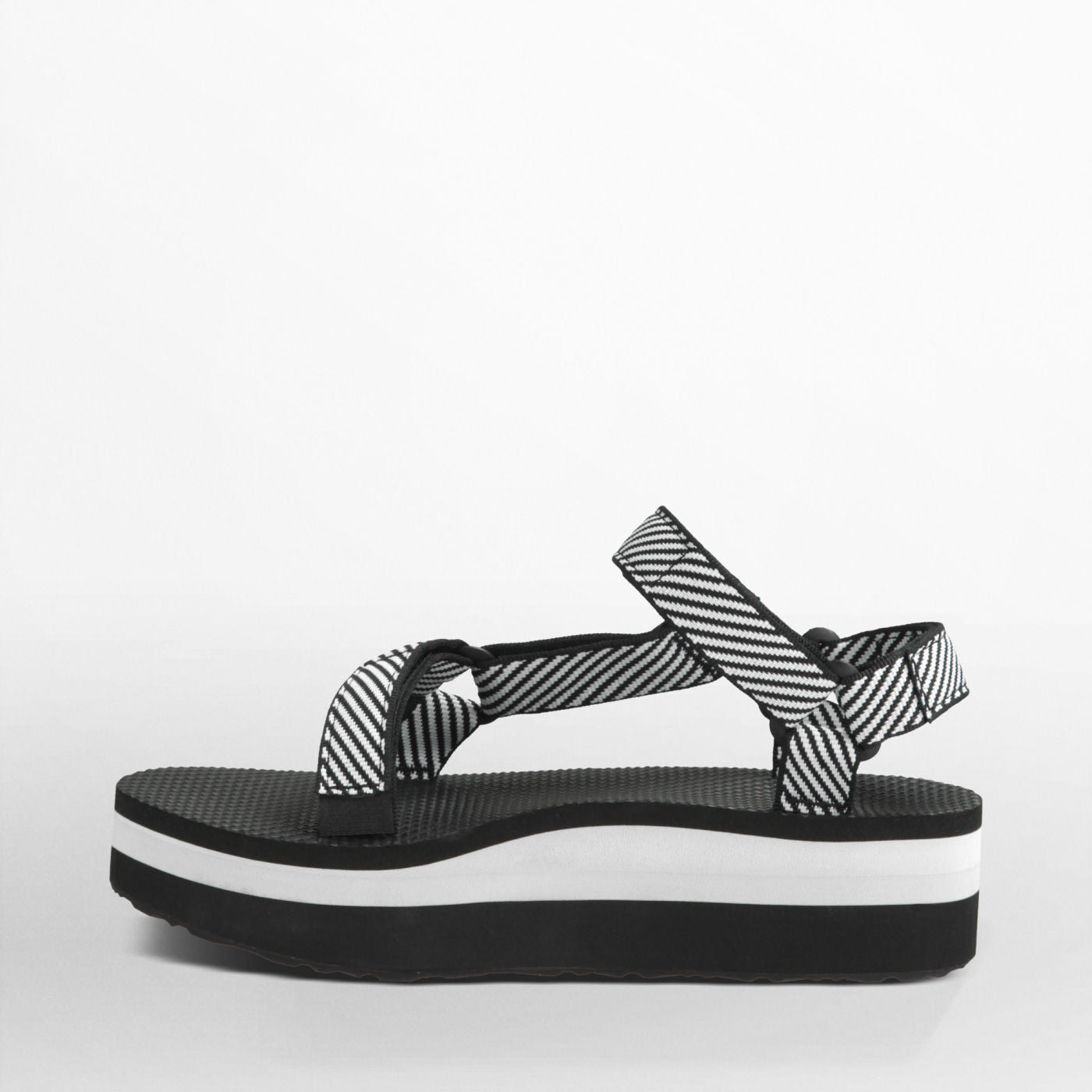 Teva Women's Flatform Universal Sandals - Comfortable & Stylish Hiking Sandals for Outdoor Adventures, Travel & Summer Wear