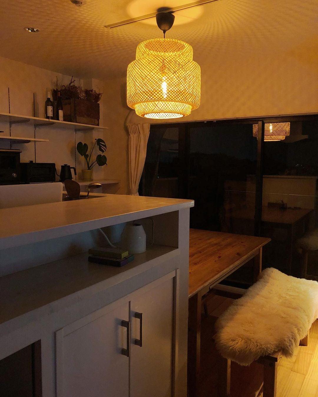 Modern Bamboo Pendant Light Fixture - Handwoven Natural Rattan Hanging Lamp for Kitchen Island, Dining Room & Bedroom Decor - Eco-Friendly Lighting Solution
