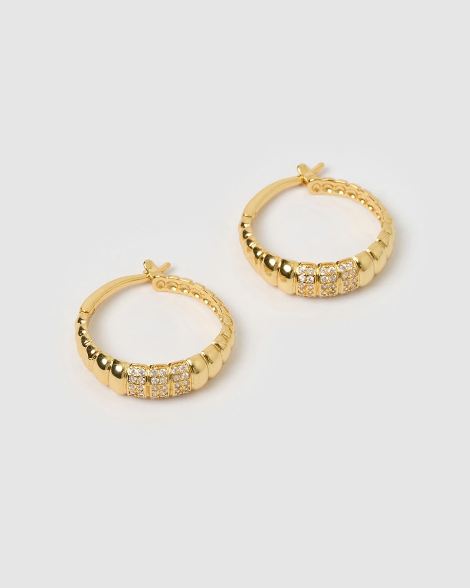 Izoa Abigail Gold Hoop Earrings for Women - Elegant & Trendy Jewelry for Everyday Wear, Parties & Special Occasions