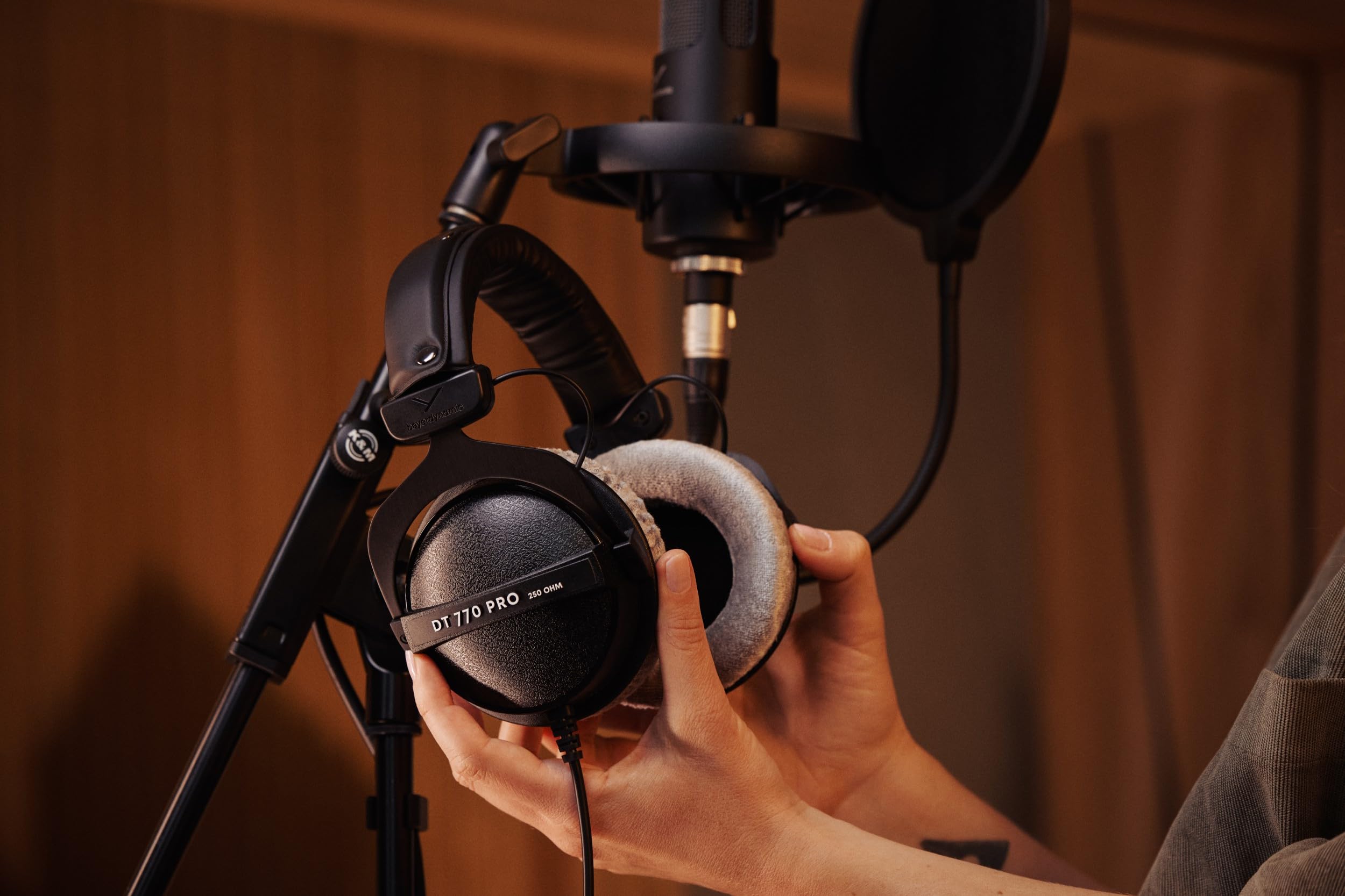 Beyerdynamic DT 770 PRO 250 Ohm Studio Headphones - Closed Back Over-Ear Wired Headphones for Professional Audio Mixing & Recording | Perfect for Music Producers, DJs & Home Studio Use