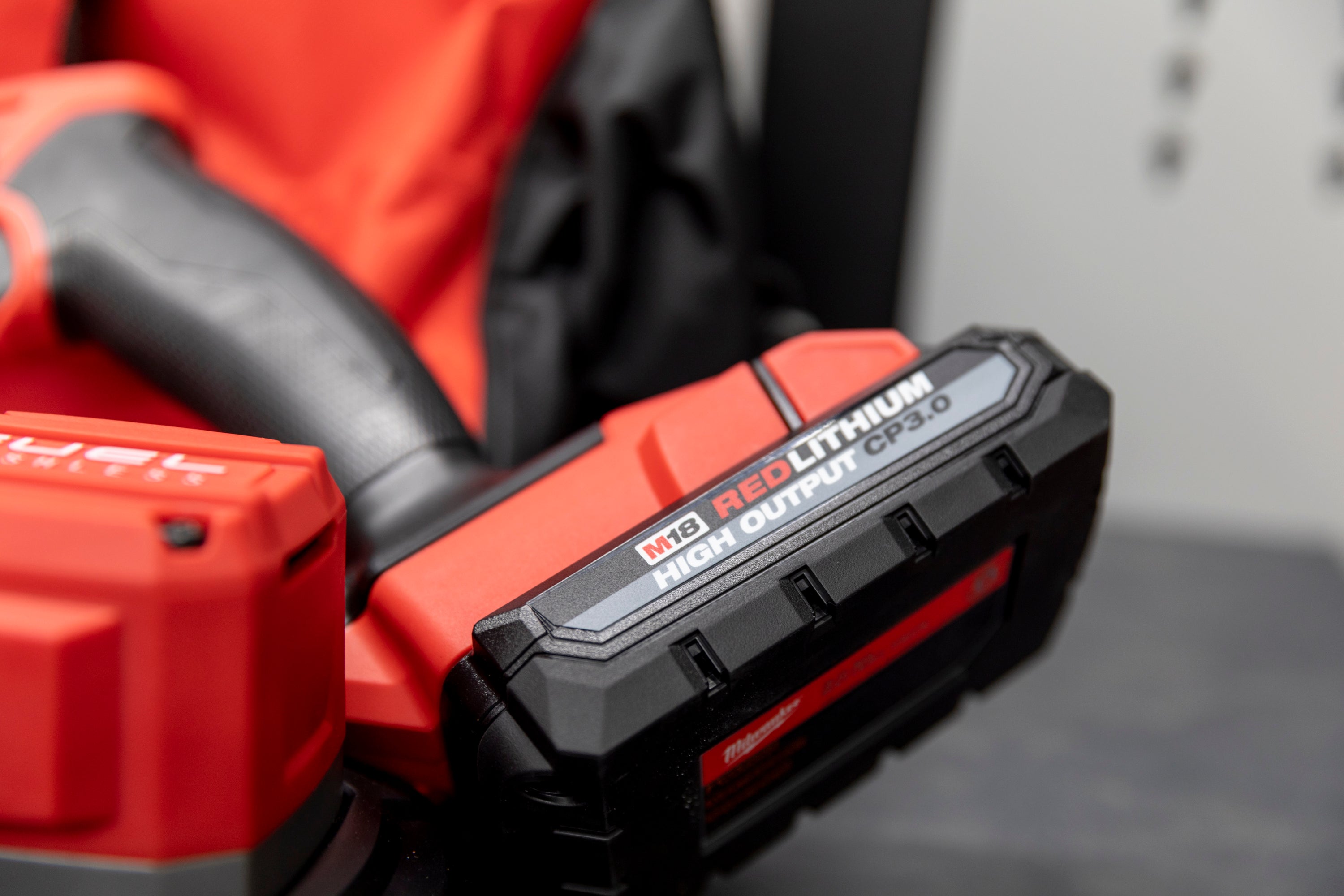 Milwaukee M18 FUEL Compact Band Saw - Cordless Portable Cutting Tool for Metal, Wood & PVC - Perfect for Construction, Plumbing & DIY Projects