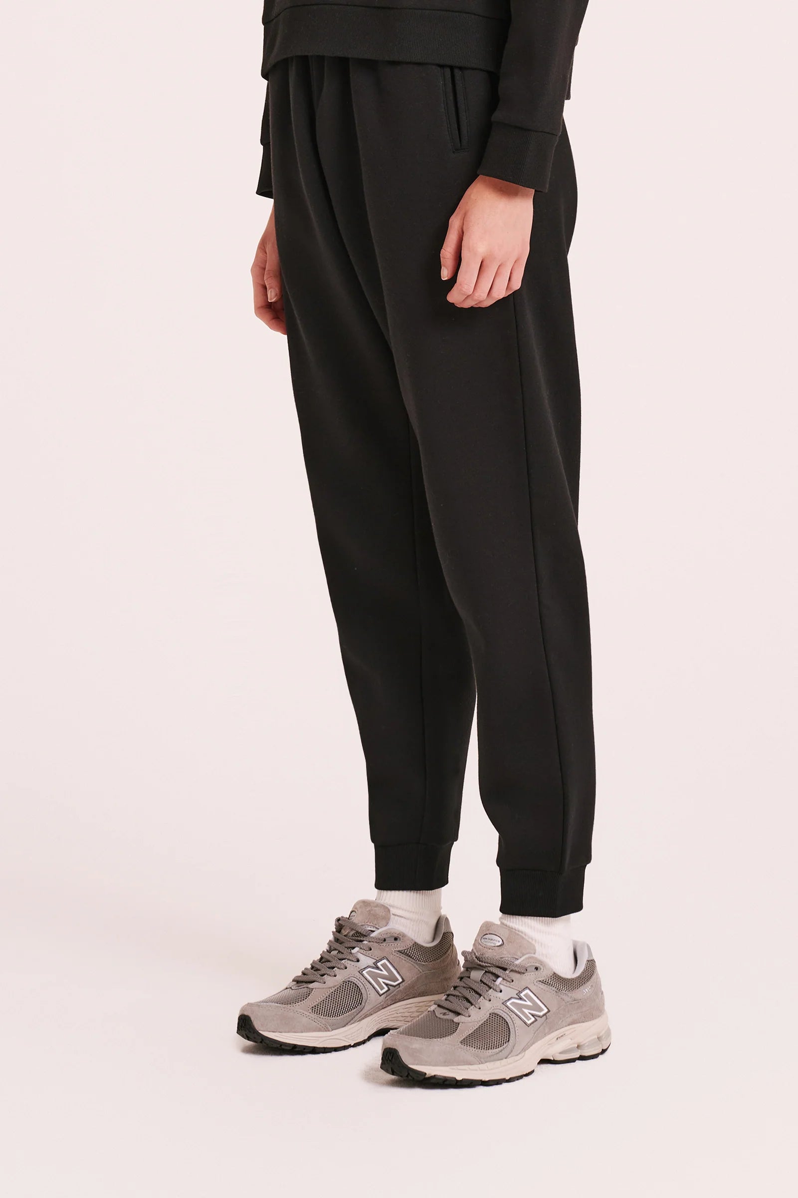 CARTER CLASSIC TRACKPANT - Men's Comfortable Athletic Jogger Pants for Running, Gym & Casual Wear - Black