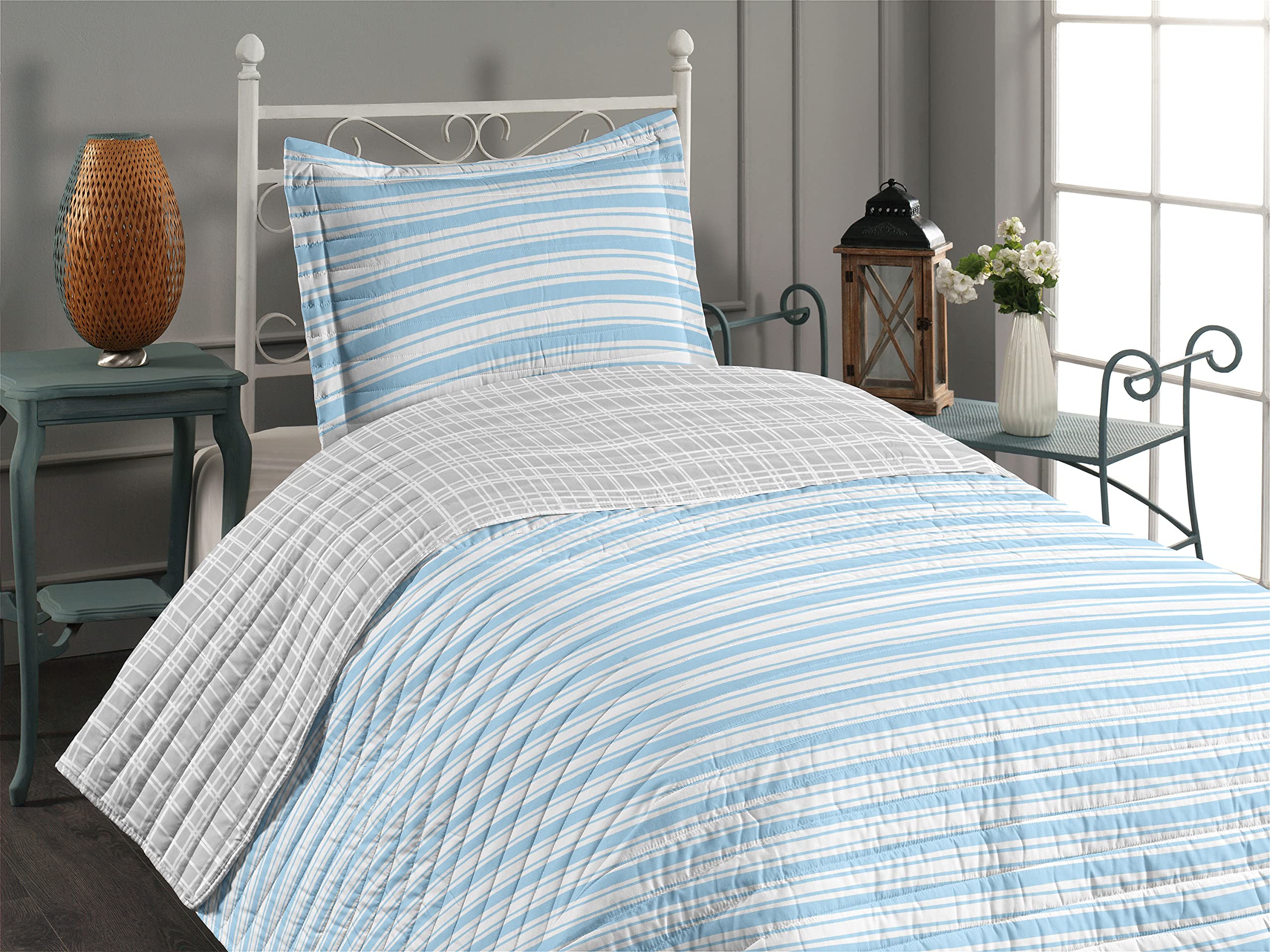 Ambesonne Reversible Twin Size Bedspread Set with Pillow Shams - Soft Microfiber Geometric Striped Comforter in Pale Blue & White - Coastal Nautical Theme for Bedroom Decor