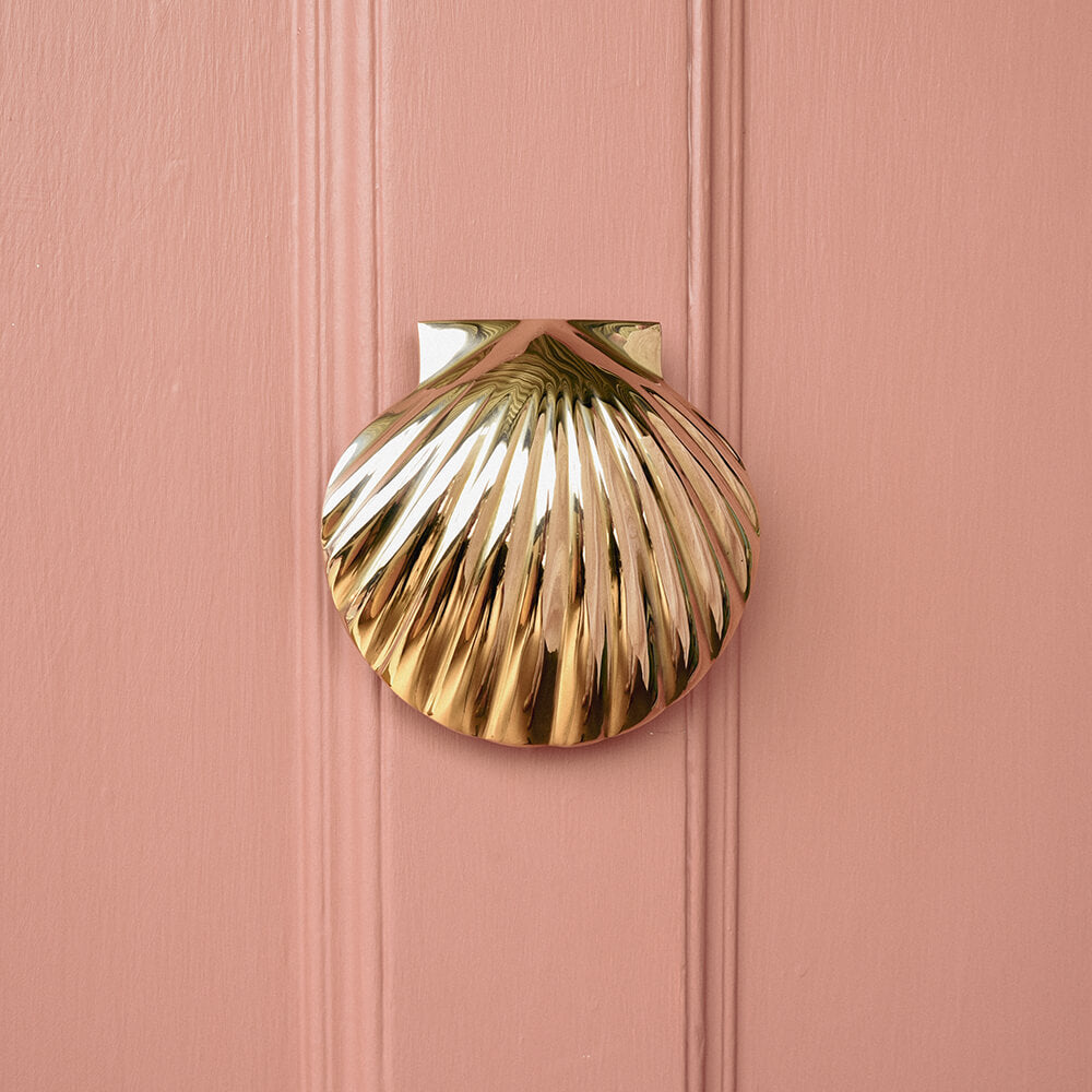 Scallop Shell Door Knocker - Polished Brass Finish - Elegant Coastal Home Decor for Front Door Entryway