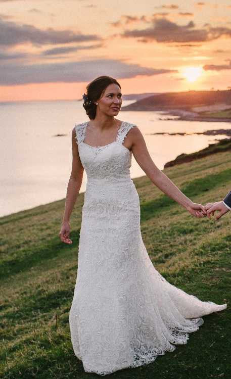 Justin Alexander 8761 Sample Gown - Elegant Wedding Dress for Brides | Perfect for Church Ceremonies, Beach Weddings & Formal Receptions