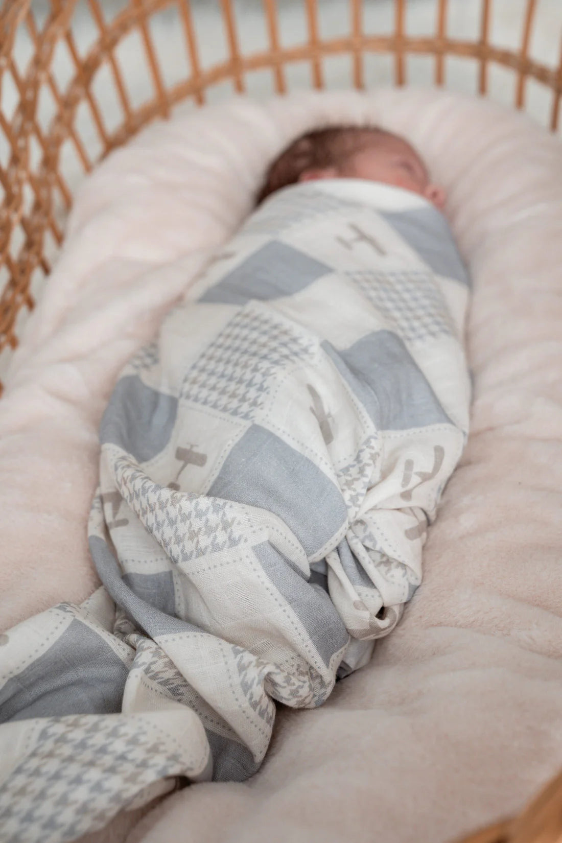 Organic Muslin Swaddle Blanket - Soft & Breathable Baby Wrap for Newborns - Perfect for Swaddling, Nursing Cover & Stroller Use - Wright Flyer Design