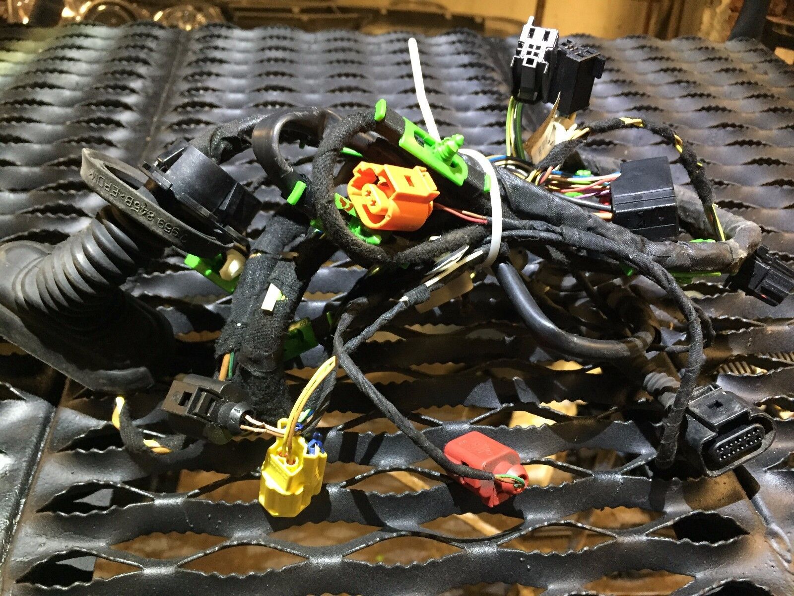 05-08 Audi A6 C6 Front Driver Door Wiring Harness OEM 4F1971029 - Replacement Electrical Connector for Door Panel Repair & Power Window Fix