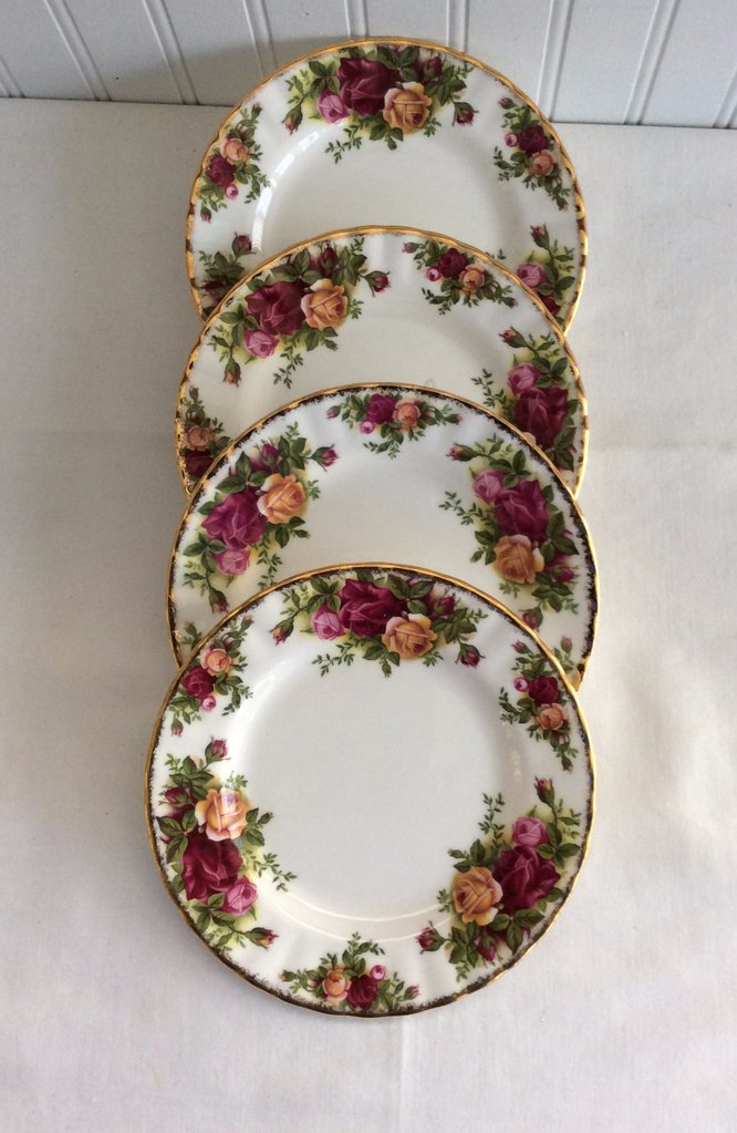 Royal Albert Old Country Roses 4-Piece Tea Bread Plates Set, 6.25 Inch Fine Bone China, Vintage England Collection (1962-1974) - Perfect for Afternoon Tea, Bridal Showers & Elegant Dining