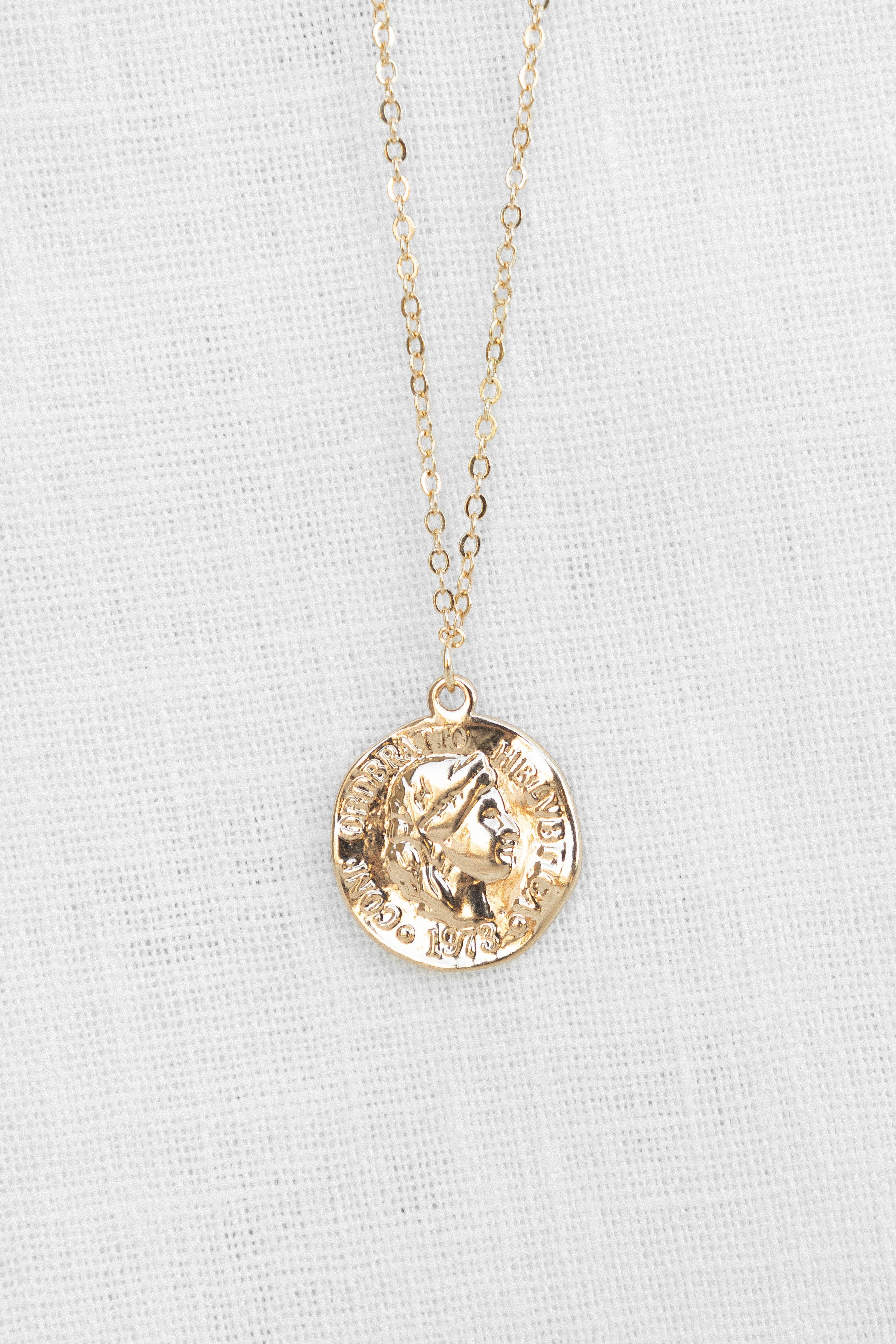Enchante 5 Layer Gold Necklace Set for Women - Elegant Layered Necklace Jewelry Gift for Birthday, Anniversary & Party