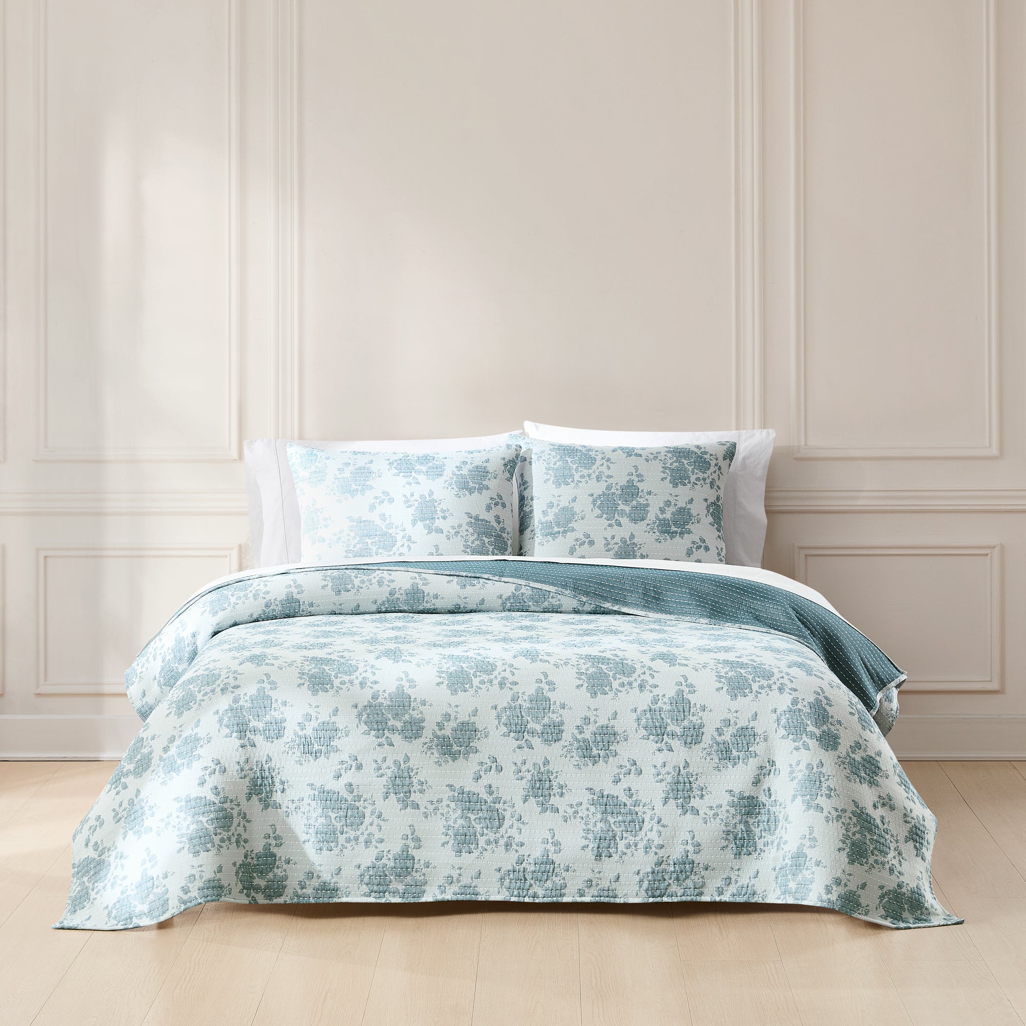 Luxury Rose Garden Jacquard Matelasse Coverlet Set - Queen Size Bedspread with Elegant Pick Stitch Design | Perfect for Master Bedroom Decor, Guest Room & Hotel Luxury Bedding