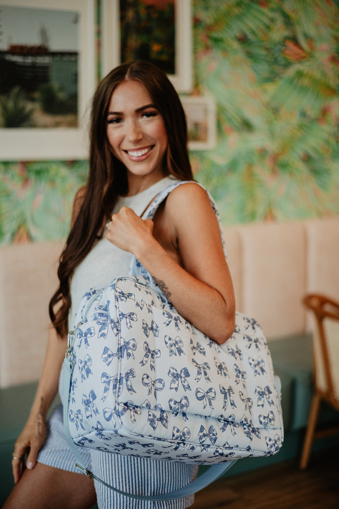 Stylish Chinoiserie Coquette Bows Weekender Travel Bag - Perfect for Weekend Getaways, Beach Trips & Airplane Carry-On
