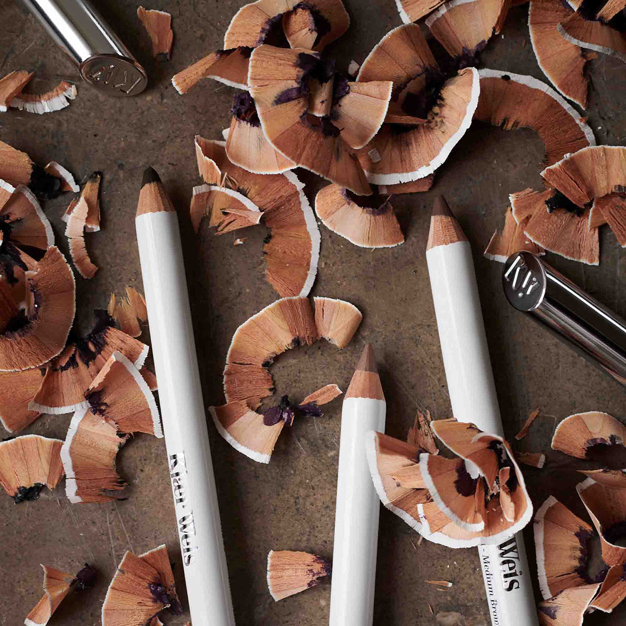Kjaer Weis Brow Pencil - Natural & Vegan Eyebrow Pencil for Perfectly Shaped Brows | Cruelty-Free & Long-Lasting | Ideal for Everyday Makeup & Professional Looks