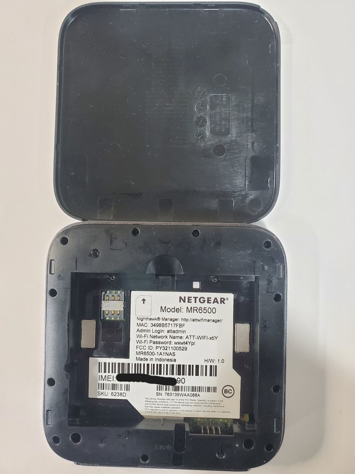 Netgear Nighthawk MR6500 M6 Pro 5G Mobile Hotspot Router - Non Working (For Parts/Repair, Black) | High-Speed Portable WiFi for Travel, Remote Work & Outdoor Adventures