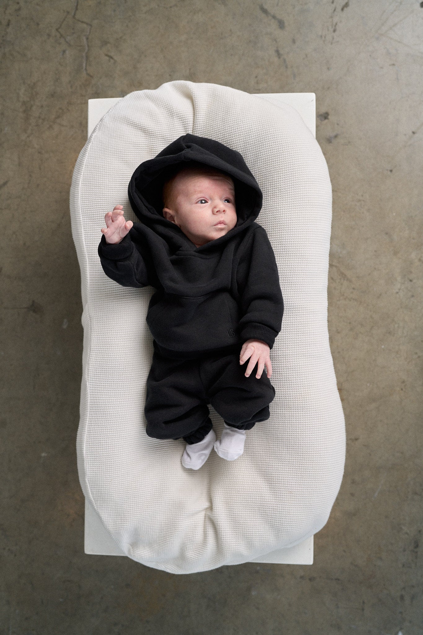 Premium Black Elevated Hoodie for Men & Women - Cozy & Stylish Pullover for Casual Wear, Gym, and Outdoor Activities