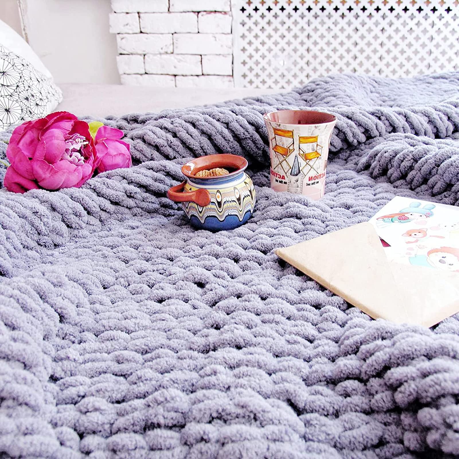 Super Soft Chunky Knit Blanket - Extra Large Cozy Chenille Throw for Bed & Sofa - Warm Winter Blanket for Home Decor, Living Room, Bedroom & Gifts