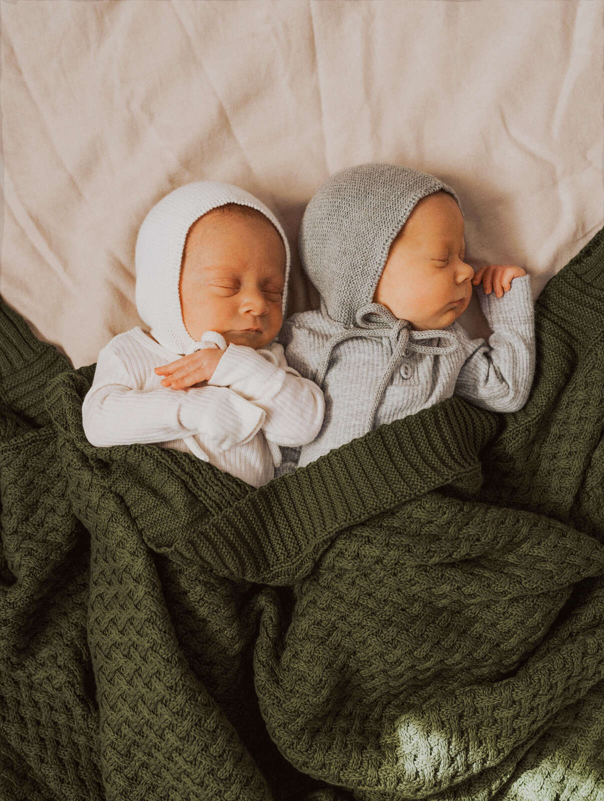 Snuggle Hunny Diamond Knit Baby Blanket - Soft Olive Green Swaddle Blanket for Newborns & Infants | Perfect for Nursery, Stroller & Photo Shoots