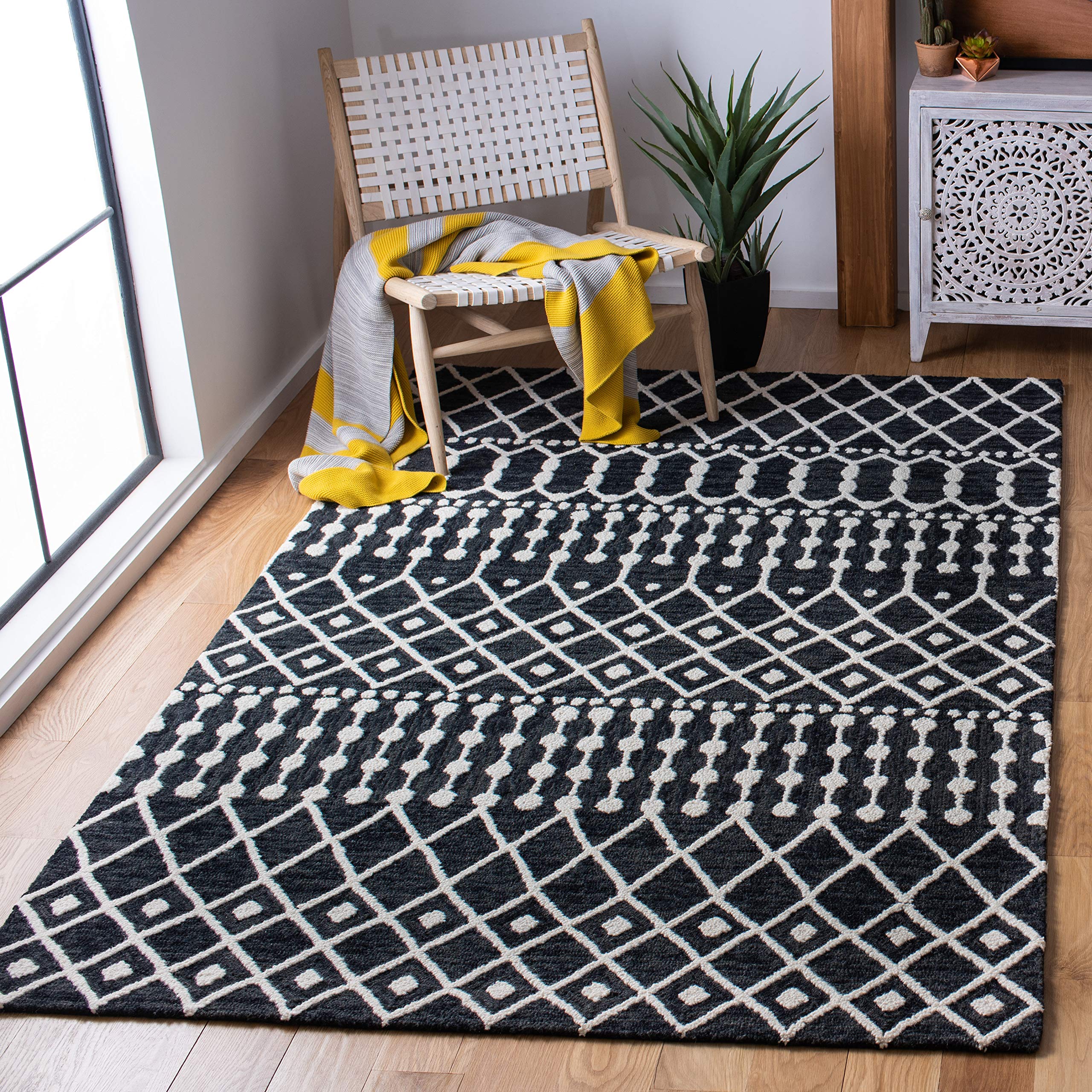 SAFAVIEH Blossom Collection 6'x6' Square Black/Ivory Moroccan Wool Area Rug - Handmade Premium Quality for Living Room, Bedroom & Office Decor