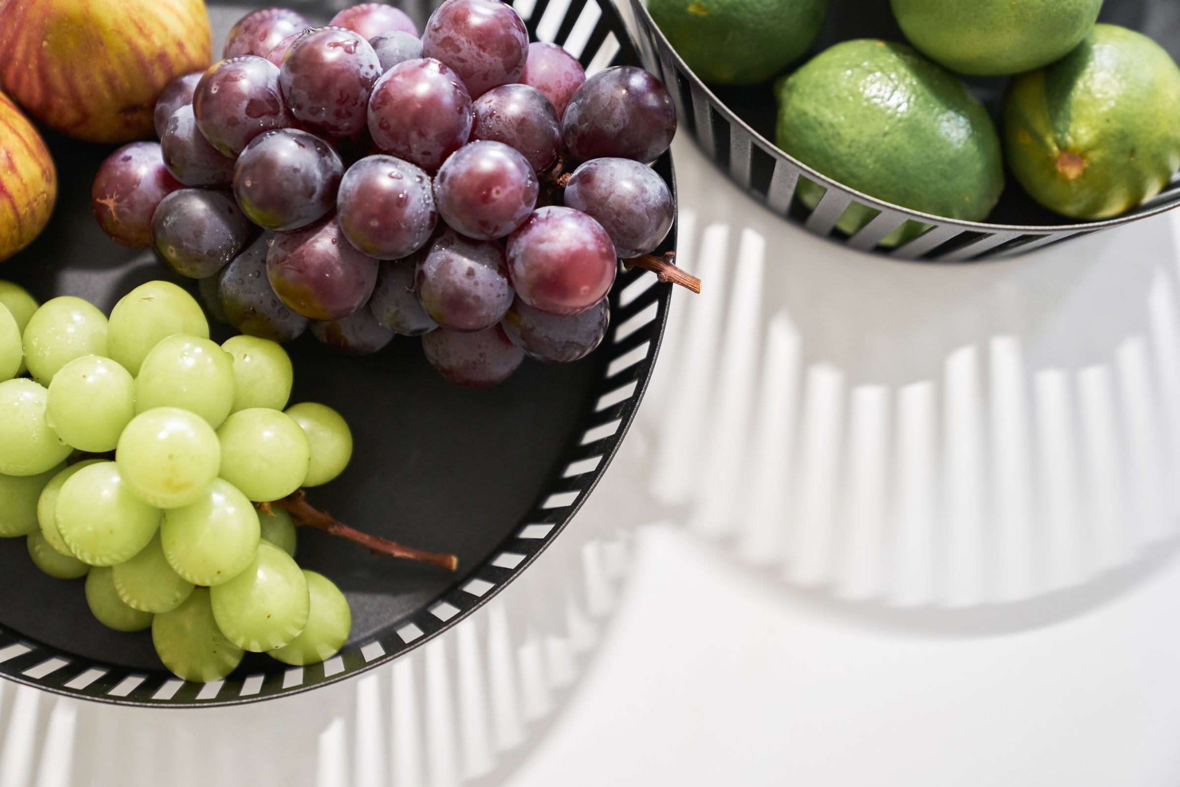 Stainless Steel Wide Fruit Basket - Durable & Rustproof for Kitchen, Dining Table, and Party Serving
