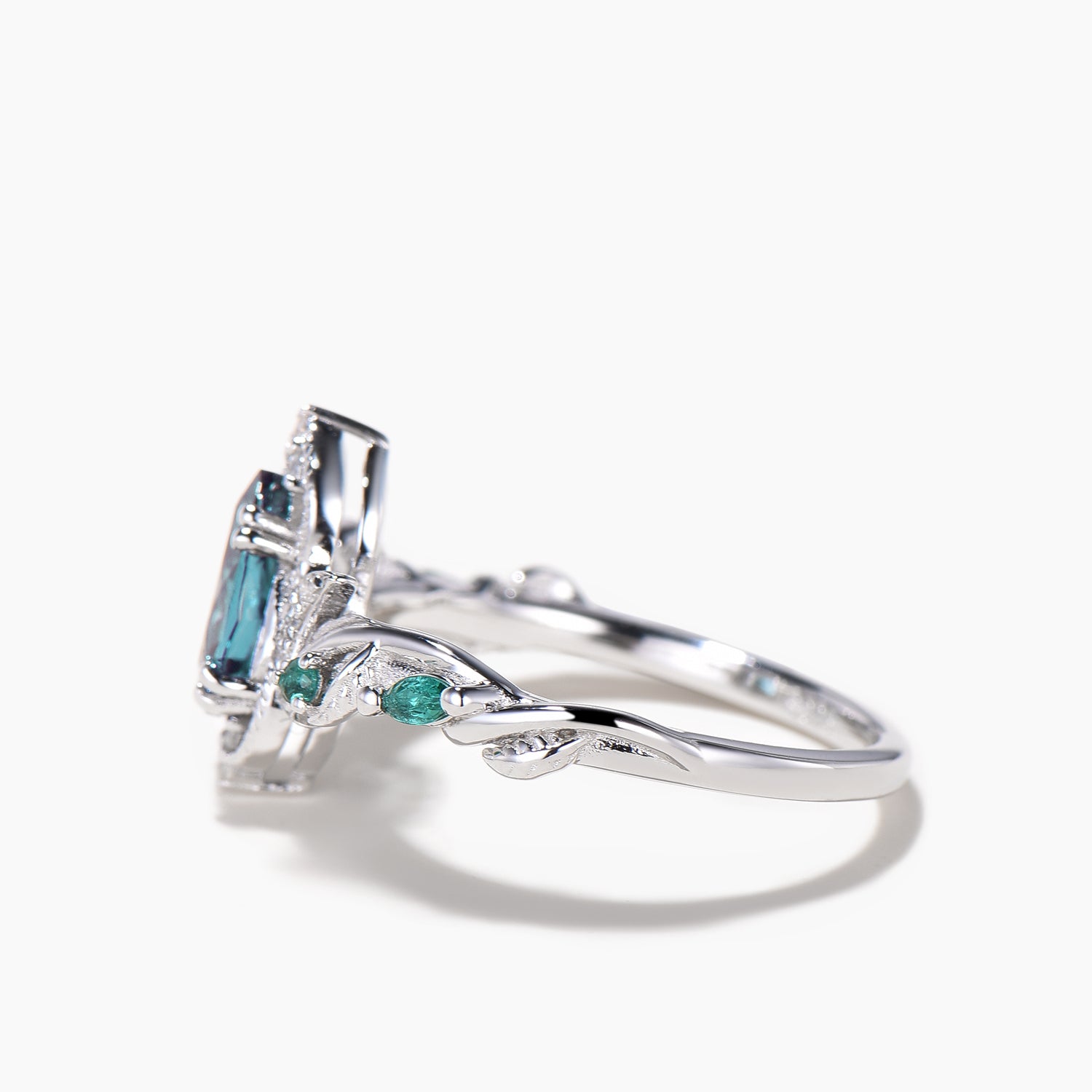 Pear Cut Color Changing Alexandrite Engagement Ring with Diamond Accents - Moon Twisted Wedding Band for Proposals, Anniversaries & Romantic Occasions