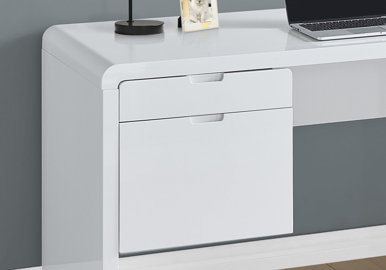 Modern White Office Desk - Ergonomic Study Desk for Home & Office Workspace - Perfect for Remote Work, Gaming & Study