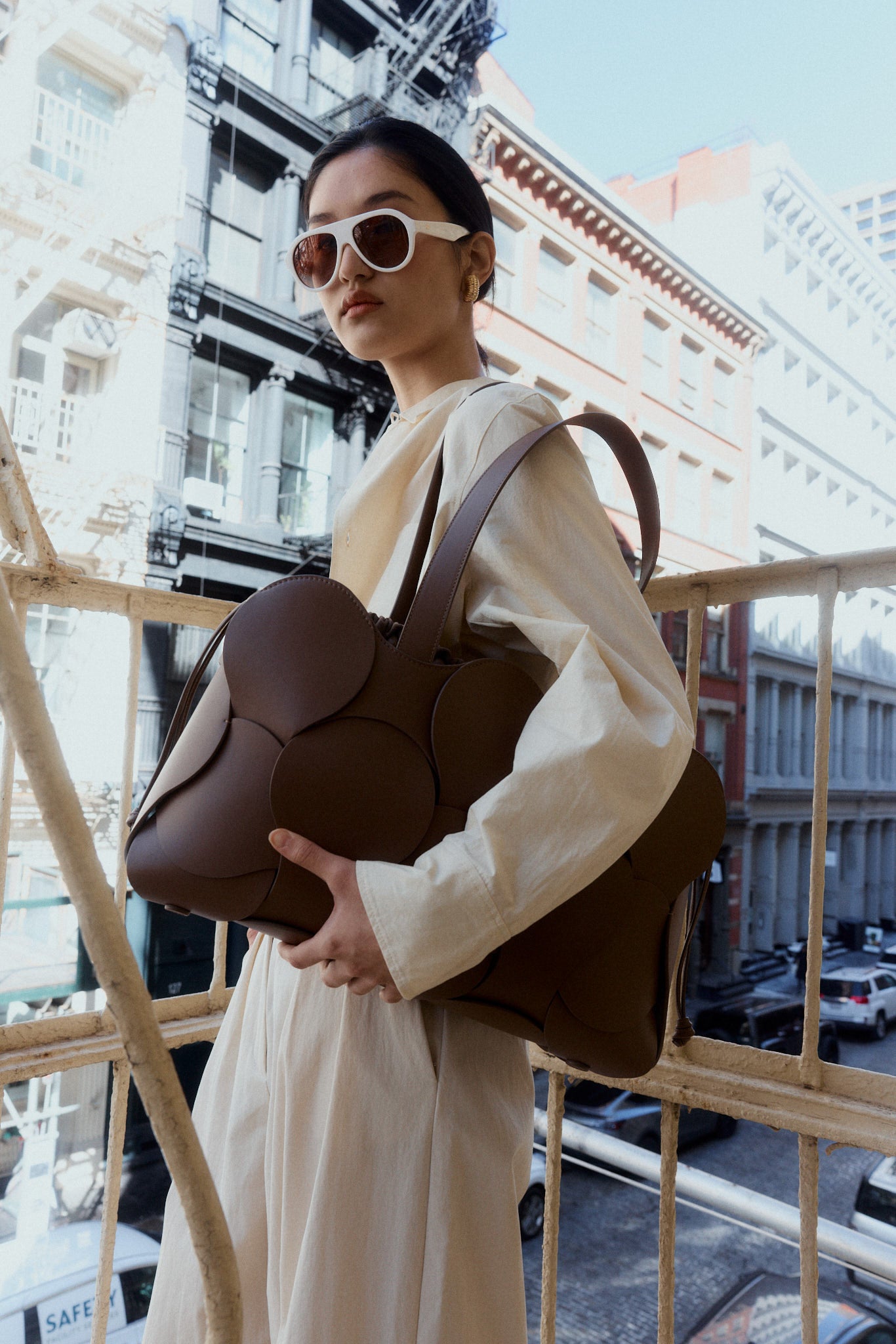 Gigi Tote 2 - Stylish Women's Handbag for Work, Travel & Everyday Use | Fashionable Shoulder Bag with Spacious Compartments
