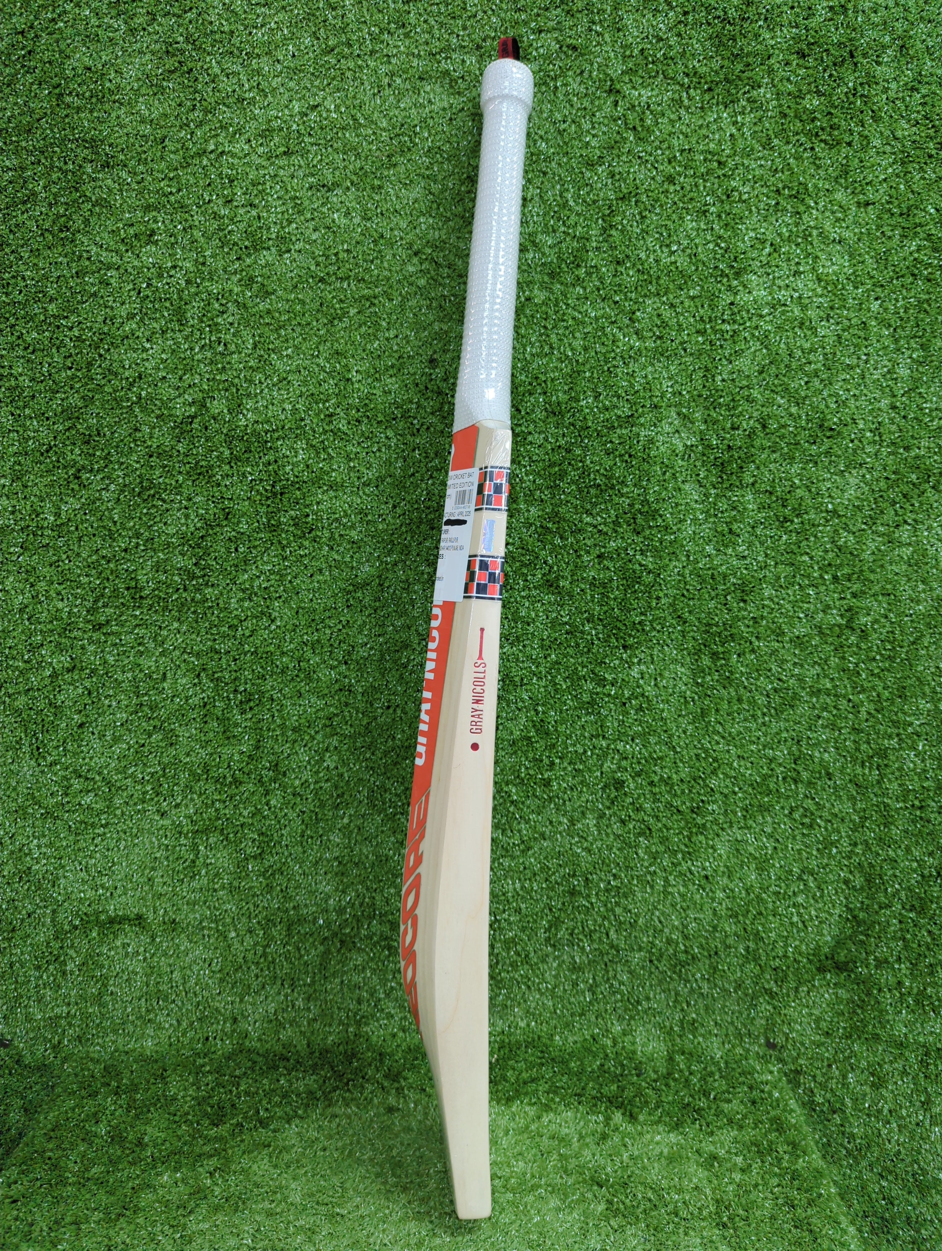 Gray Nicolls Neocore Limited Edition Adult Cricket Bat - Premium English Willow for Professional Players - Perfect for Matches & Training Sessions