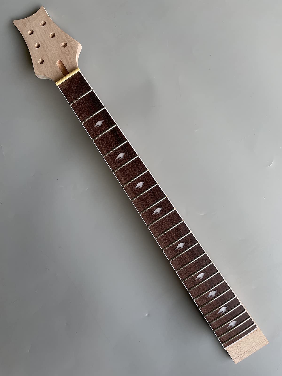 Yinfente® 25.5 Inch Electric Guitar Neck Replacement with Rosewood Fretboard - 22 Frets Unfinished Maple Neck for DIY Guitar Repair & Custom Builds - Perfect for Fender Stratocaster Style Guitars