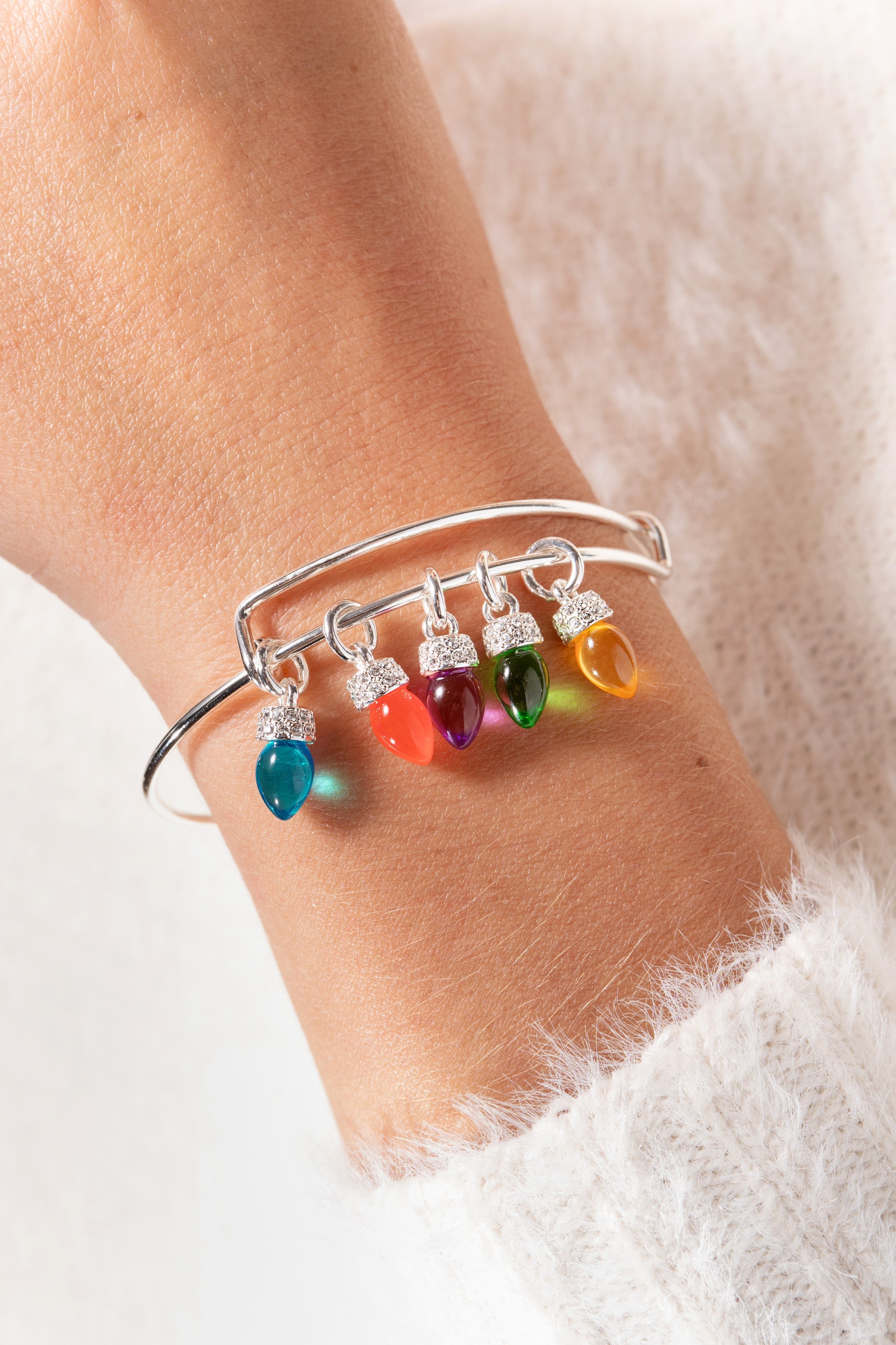 Christmas Light Bulb Charm Bangle - Festive Holiday Jewelry for Women - Perfect for Christmas Parties, Gift Giving & Seasonal Fashion Accessories