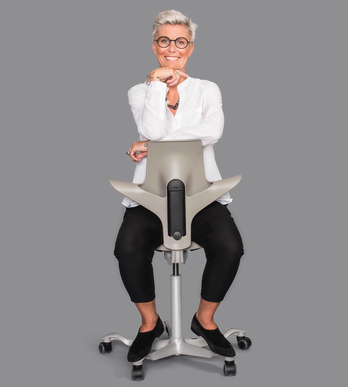 HÅG Capisco Puls 8020 Ergonomic Office Chair - Pink, White & Chestnut Colors for Home & Workspace Comfort