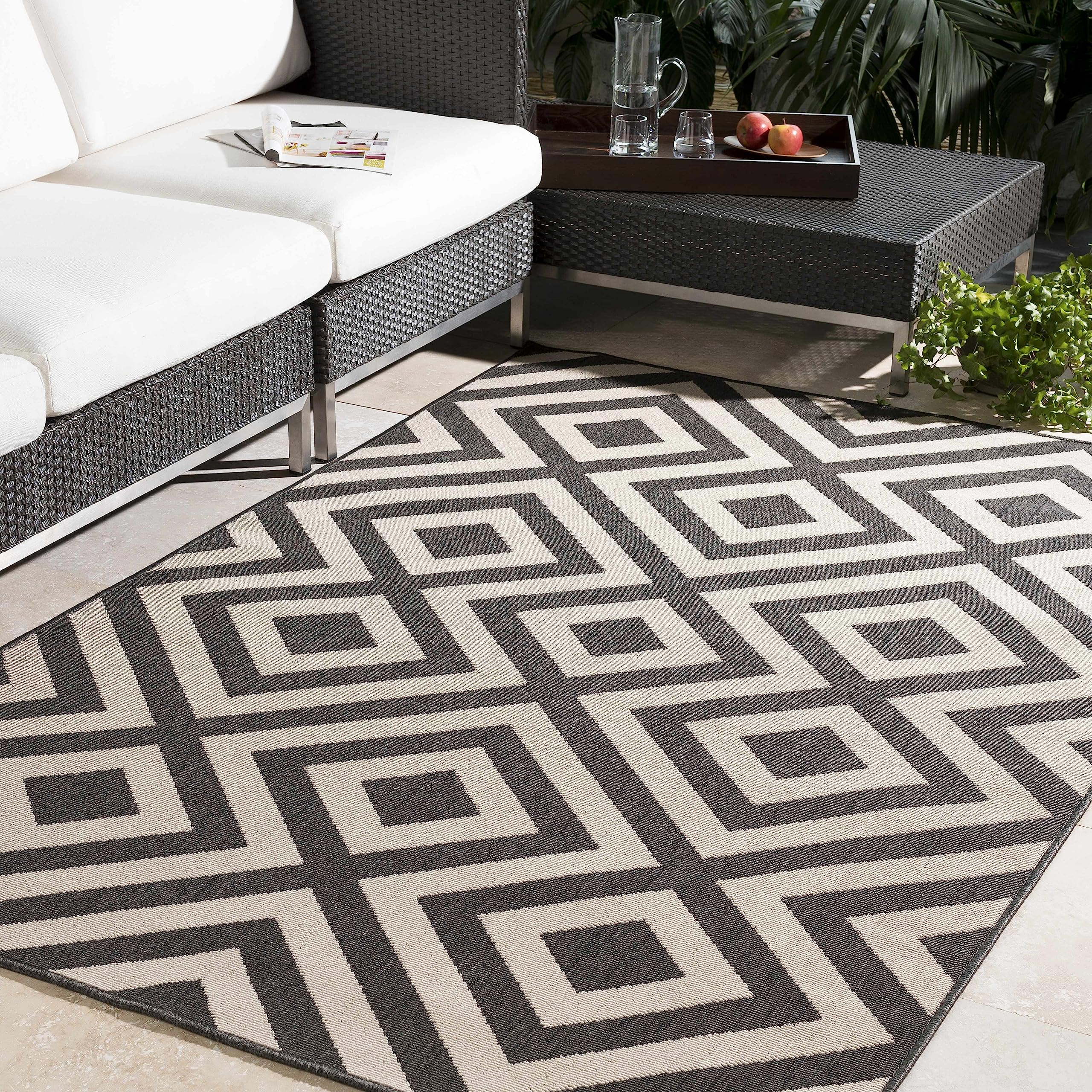 Hauteloom Spilsby Waterproof Outdoor Rug 8'10