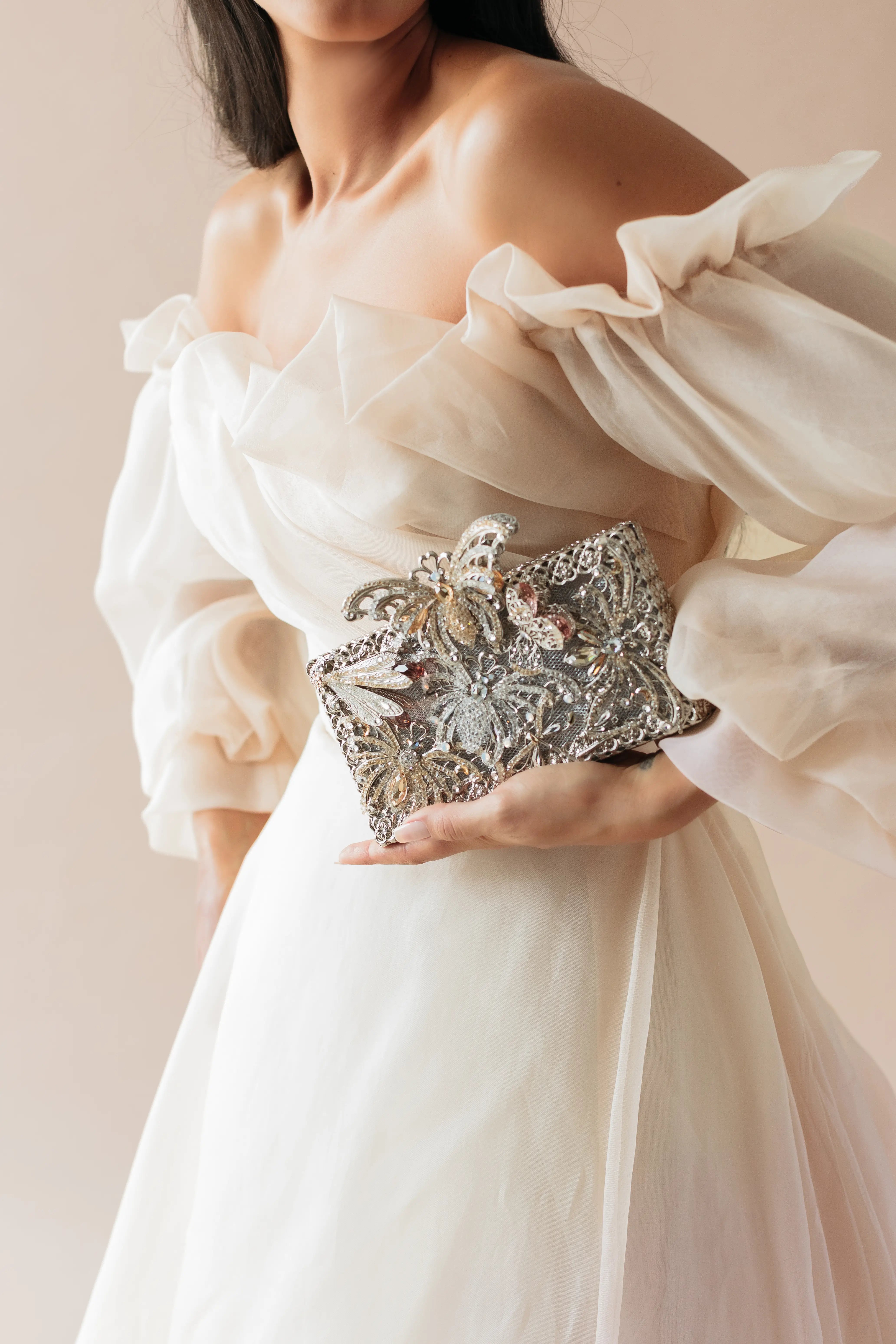 Stylish Mariposa Purse for Women - Trendy Butterfly Design Crossbody Bag - Perfect for Daily Use, Travel & Special Occasions