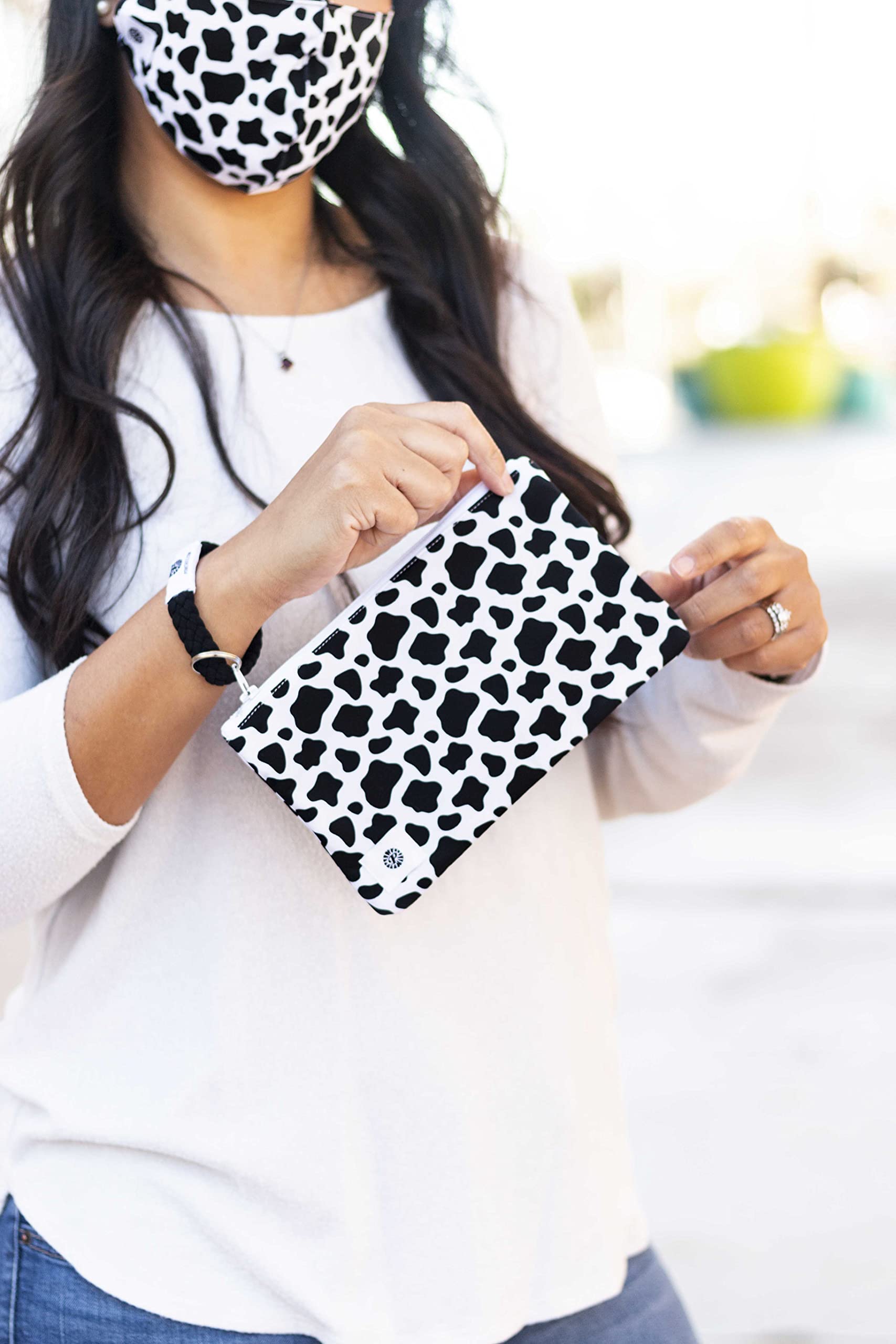 Stylish Waterproof Travel Toiletry Bag for Women - Small Makeup Pouch & Cosmetic Organizer - Perfect for Vacation, Gym, and Daily Essentials Storage