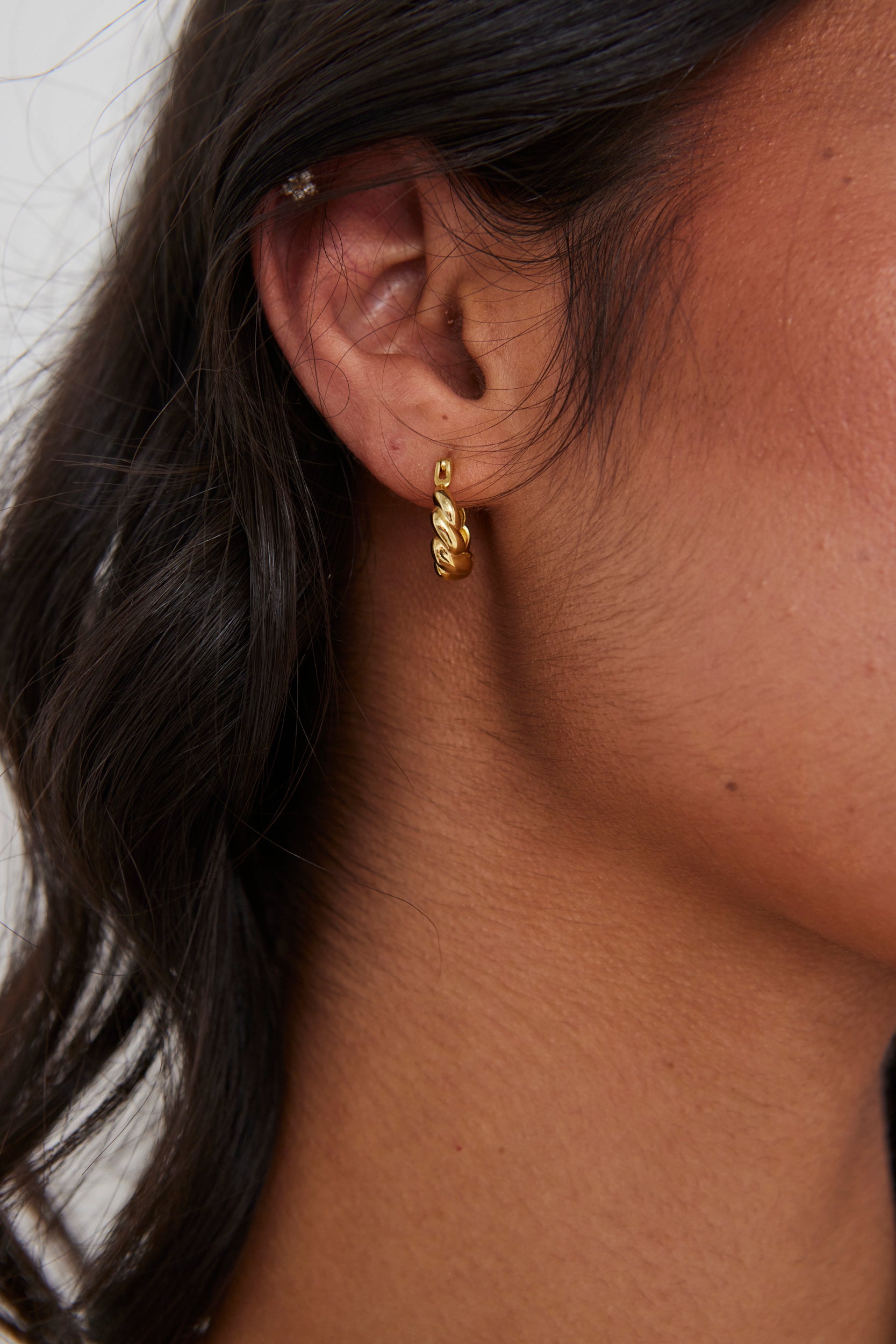 Gold Oval Twist Hoop Earrings for Women - Elegant Dangle Statement Jewelry for Party, Wedding & Everyday Wear