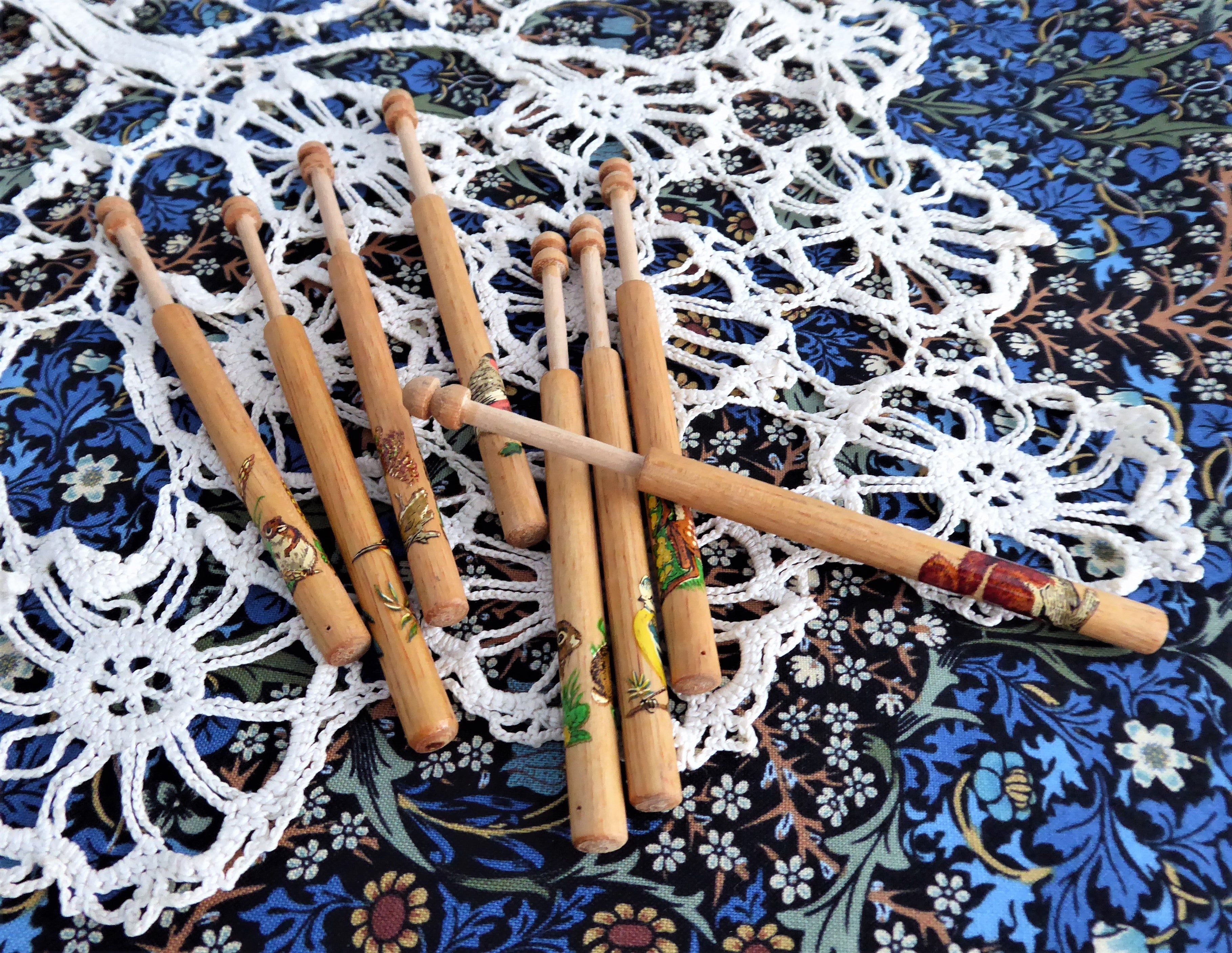 Vintage English Lace Bobbins Set of 8 - Handcrafted Wooden Animal Decals for Lacemaking (1950s Antique Collection) - Perfect for Historical Reenactments & Traditional Crafting