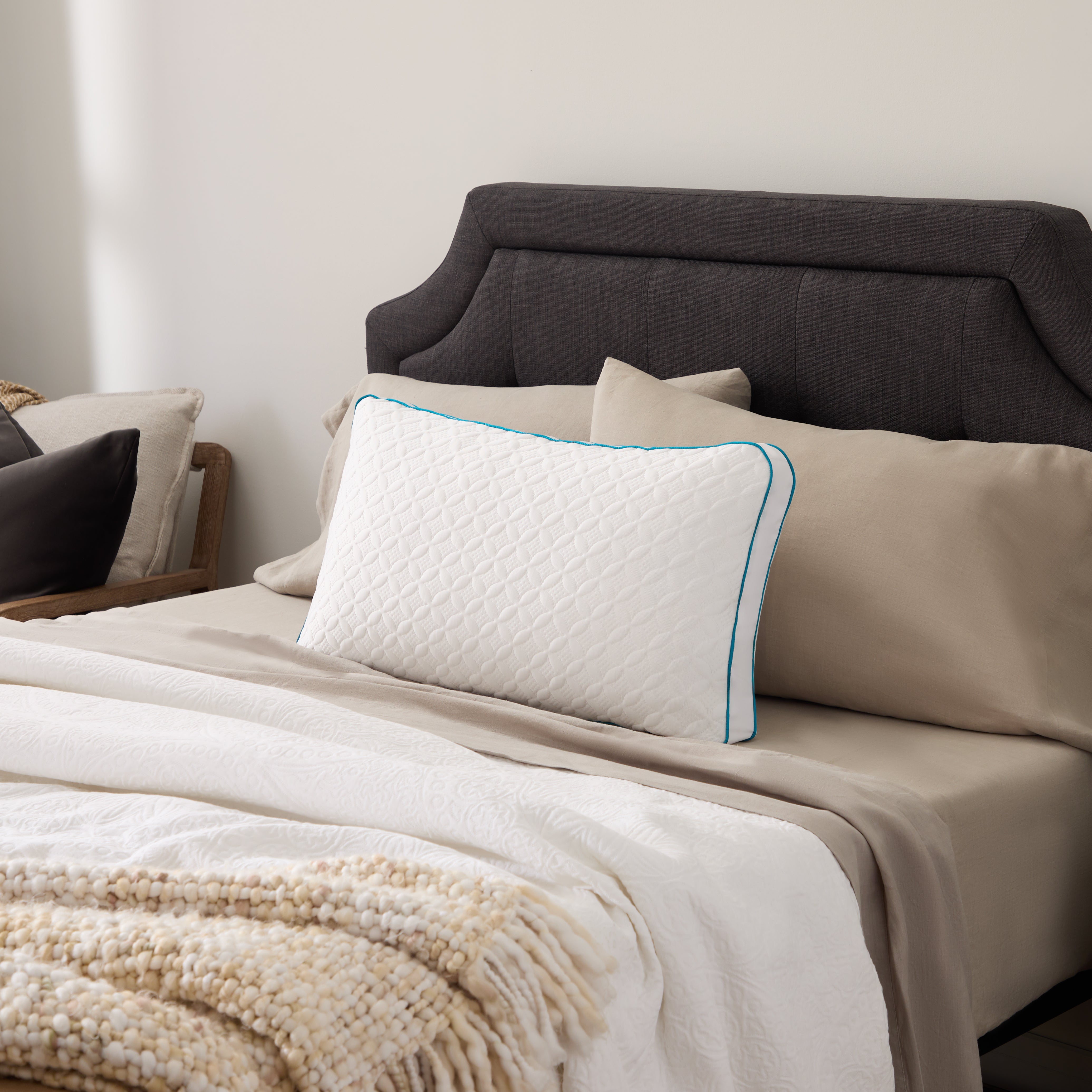 Malouf FlexFill™ + HyperChill™ Cooling Pillow - Premium Memory Foam Pillow for Side, Back & Stomach Sleepers - Ideal for Hot Sleepers & Night Sweat Relief - Perfect for Bedroom, Guest Room & Travel