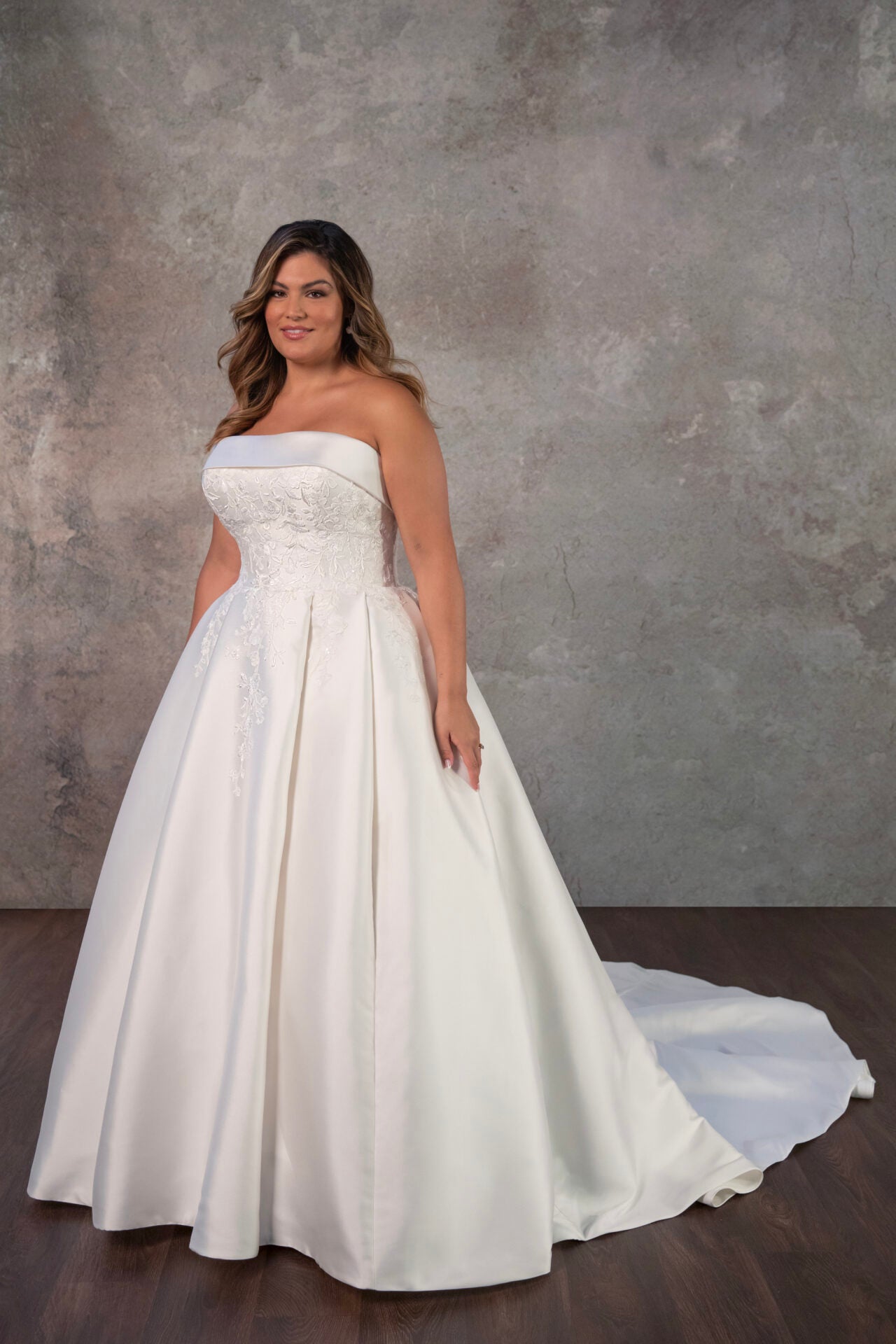 Vanessa - Stylish and Comfortable Women's Fashion Apparel for Casual Wear, Work, and Special Occasions