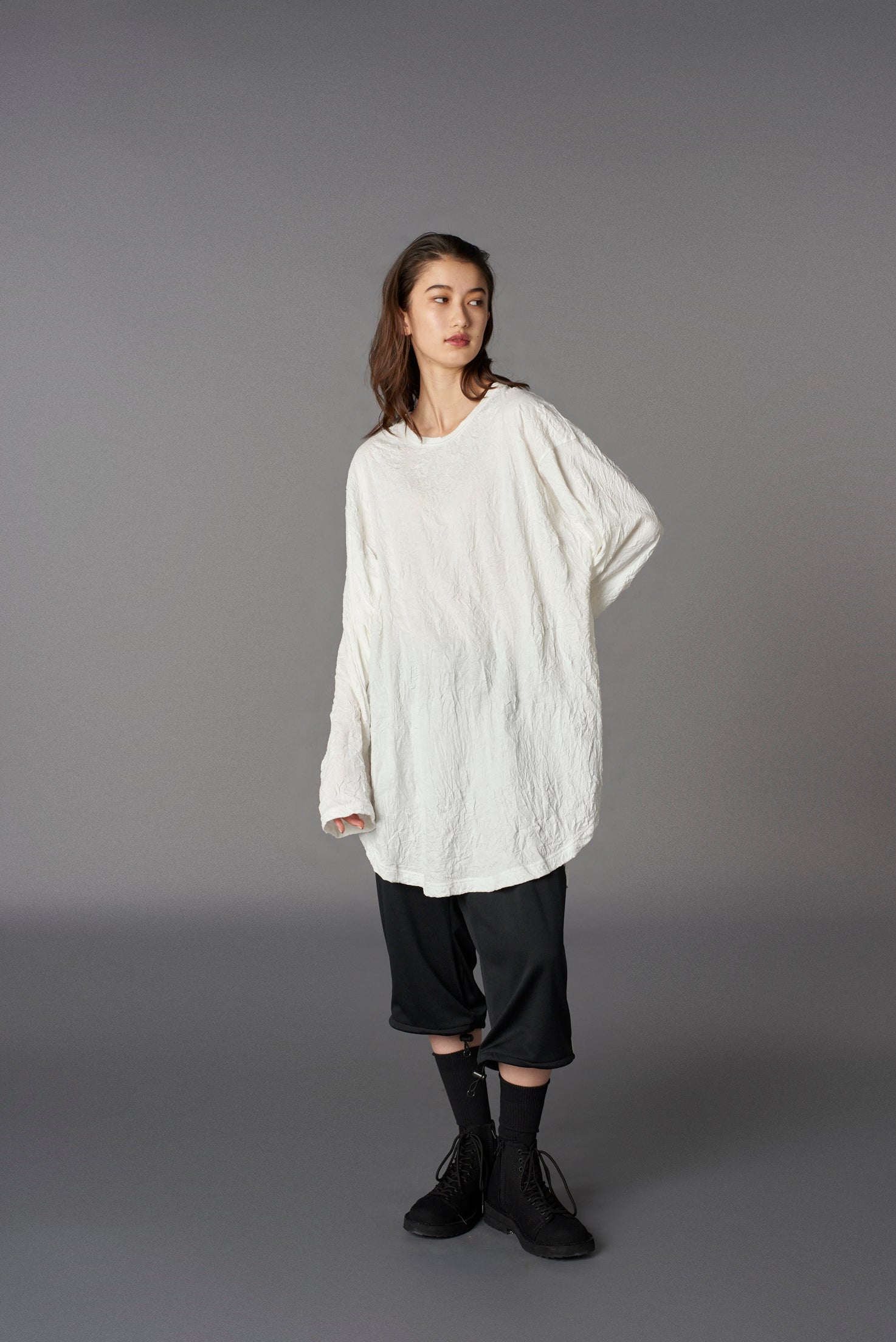 Jumbo Round Hem Long Sleeve T-Shirt for Men & Women - Comfortable Casual Wear for Everyday, Workout, and Outdoor Activities