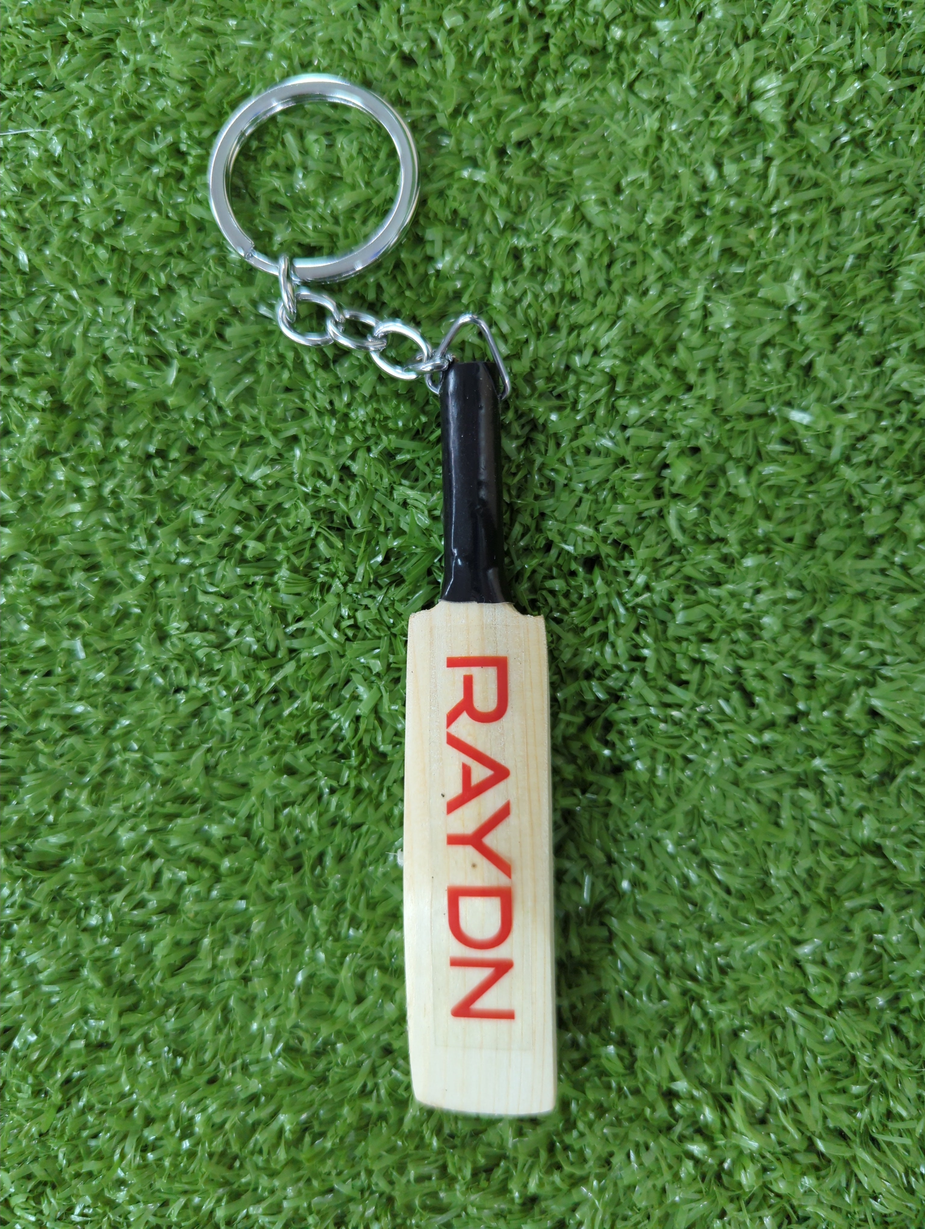 Raydn Cricket Bat Keychain - Miniature Cricket Bat Keyring for Sports Fans - Perfect for Cricket Enthusiasts, Gifts, and Team Spirit Accessories - Use for Keys, Bags, or Sports Gear