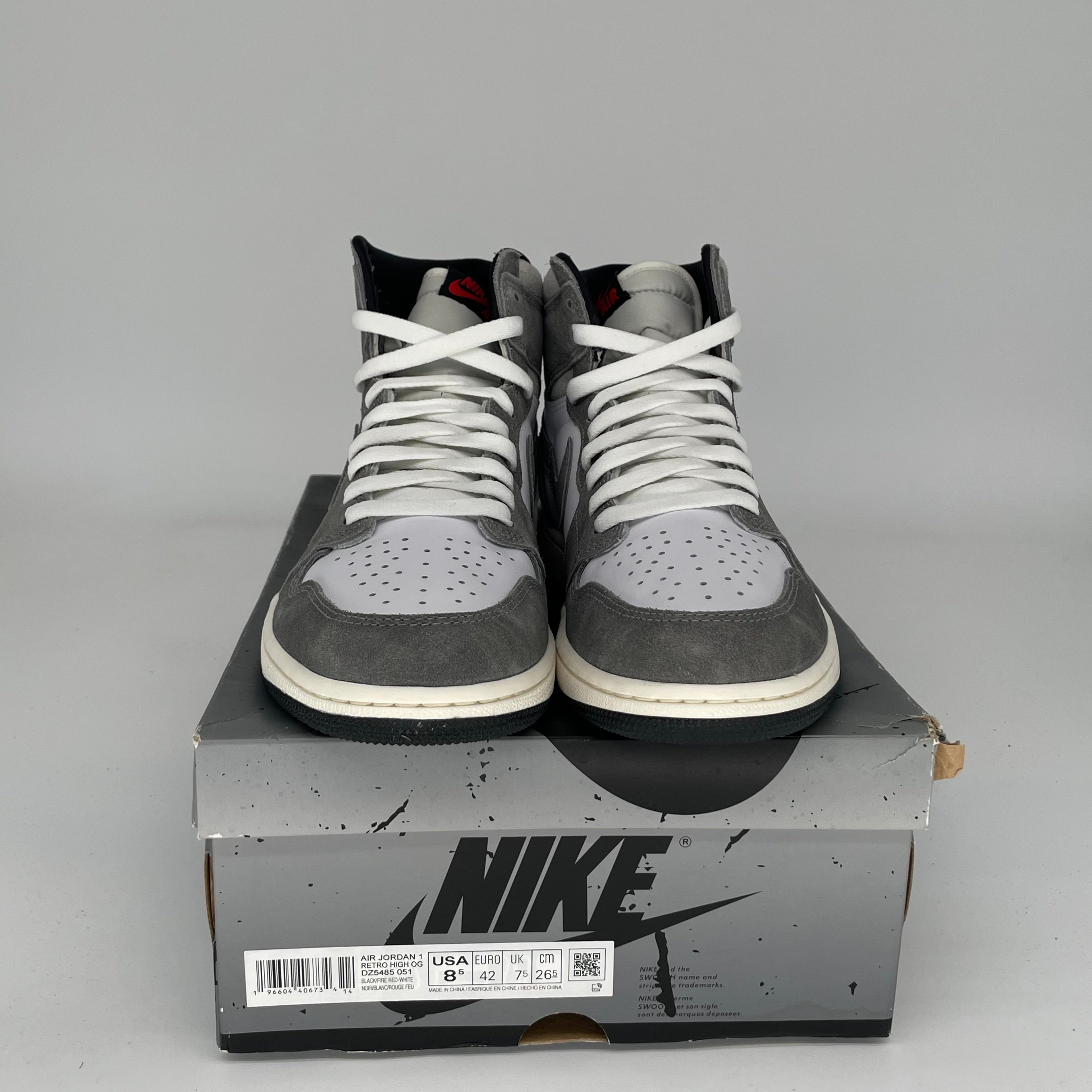 Original Title: AIR JORDAN 1 WASHED BLACK SIZE 8.5 DZ5485 051   Optimized Title: **Air Jordan 1 Retro High OG 'Washed Black' Men's Basketball Shoes - Size 8.5 (DZ5485-051) - Perfect for Streetwear & Sneaker Collectors**