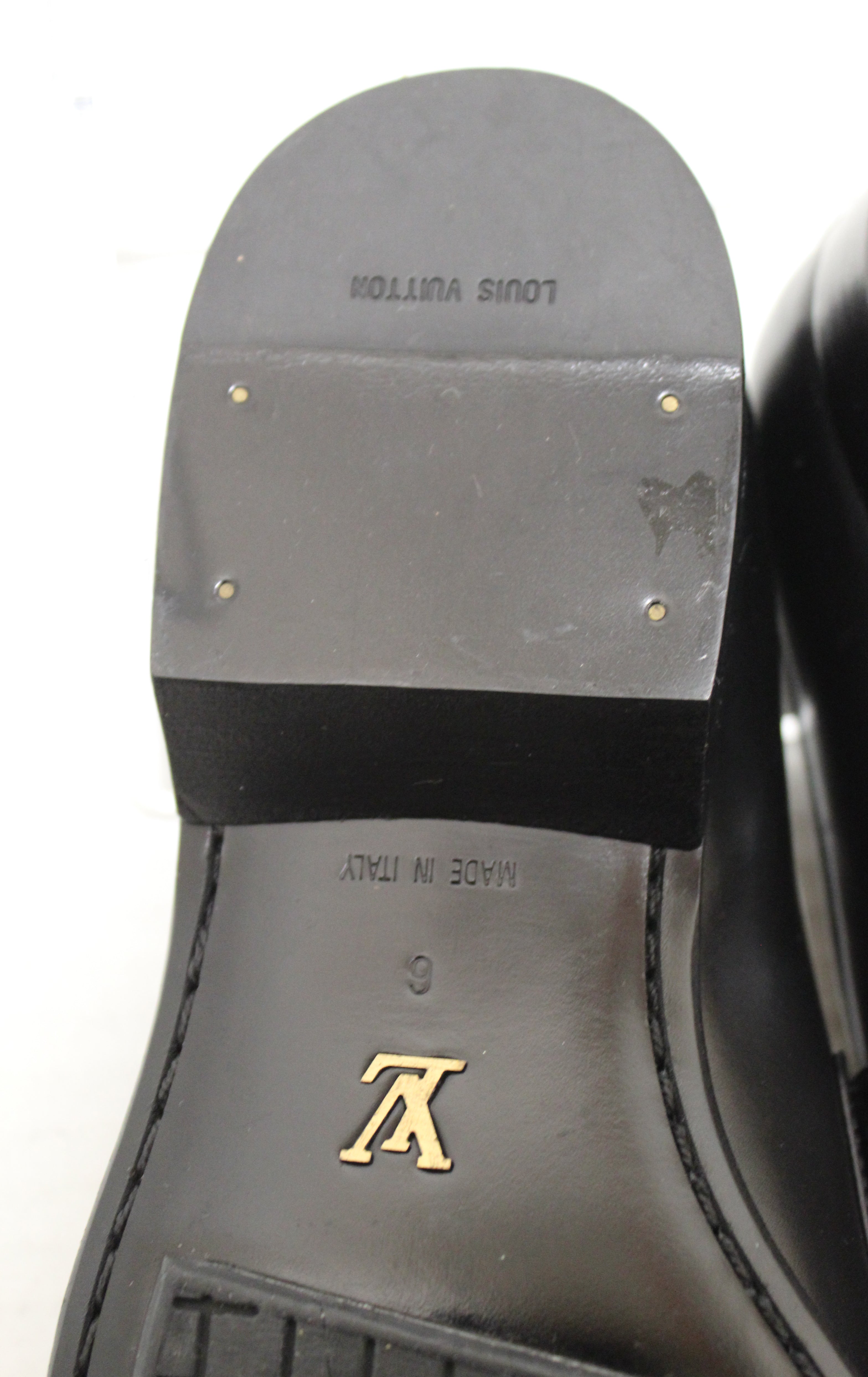 Authentic Louis Vuitton Men's Black Leather Loafers Dress Shoes - Size 6 UK (7 US) - Classic Buckle Design for Business & Formal Occasions