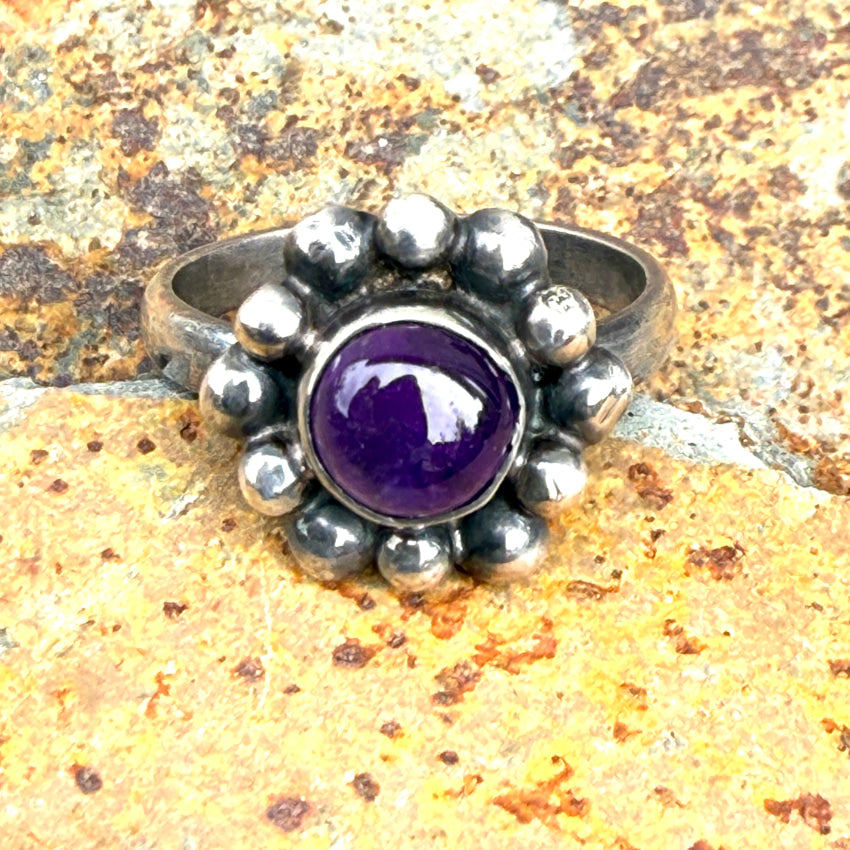 Vintage Mexican Sterling Silver & Grape Amethyst Ring - Size 8 - Handmade Bohemian Jewelry for Women - Perfect for Weddings, Parties & Special Occasions