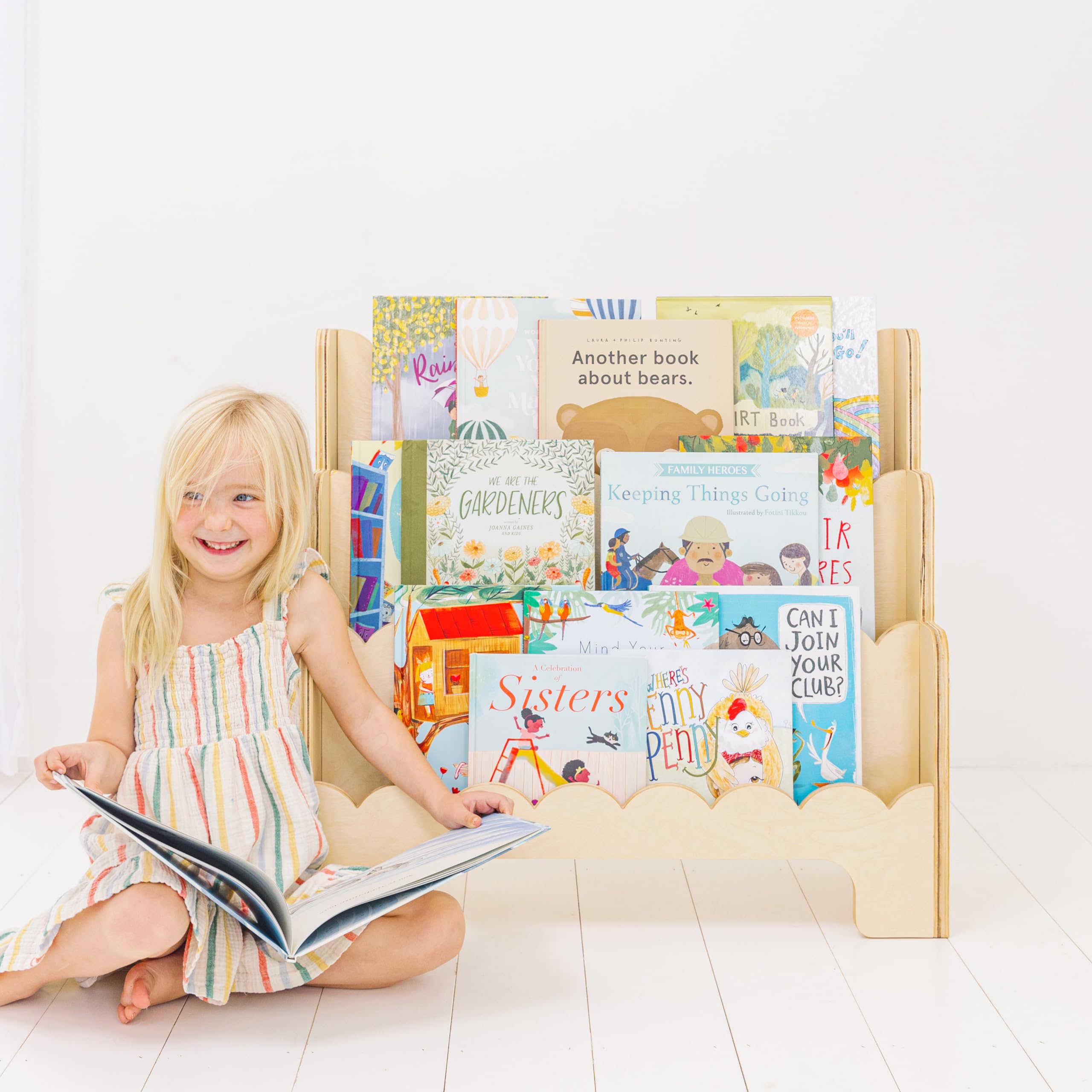 Montessori Wooden Kids Bookshelf with Scalloped Edges - 3-Tier Sturdy Children's Bookcase for Nursery, Playroom & Bedroom - Perfect Height Toddler Book Organizer for Reading Corner & Learning Space