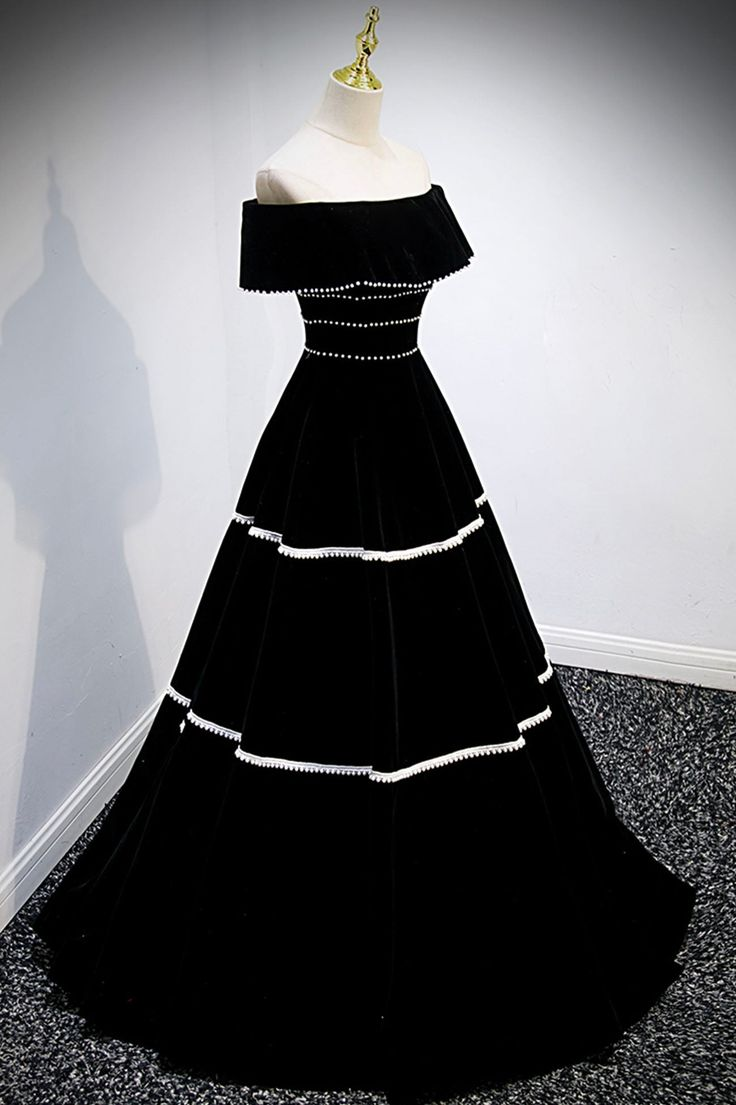 Elegant Black Velvet Long Prom Dresses A-Line Formal Evening Gown J4376 for Homecoming, Wedding, Ball & Special Occasions