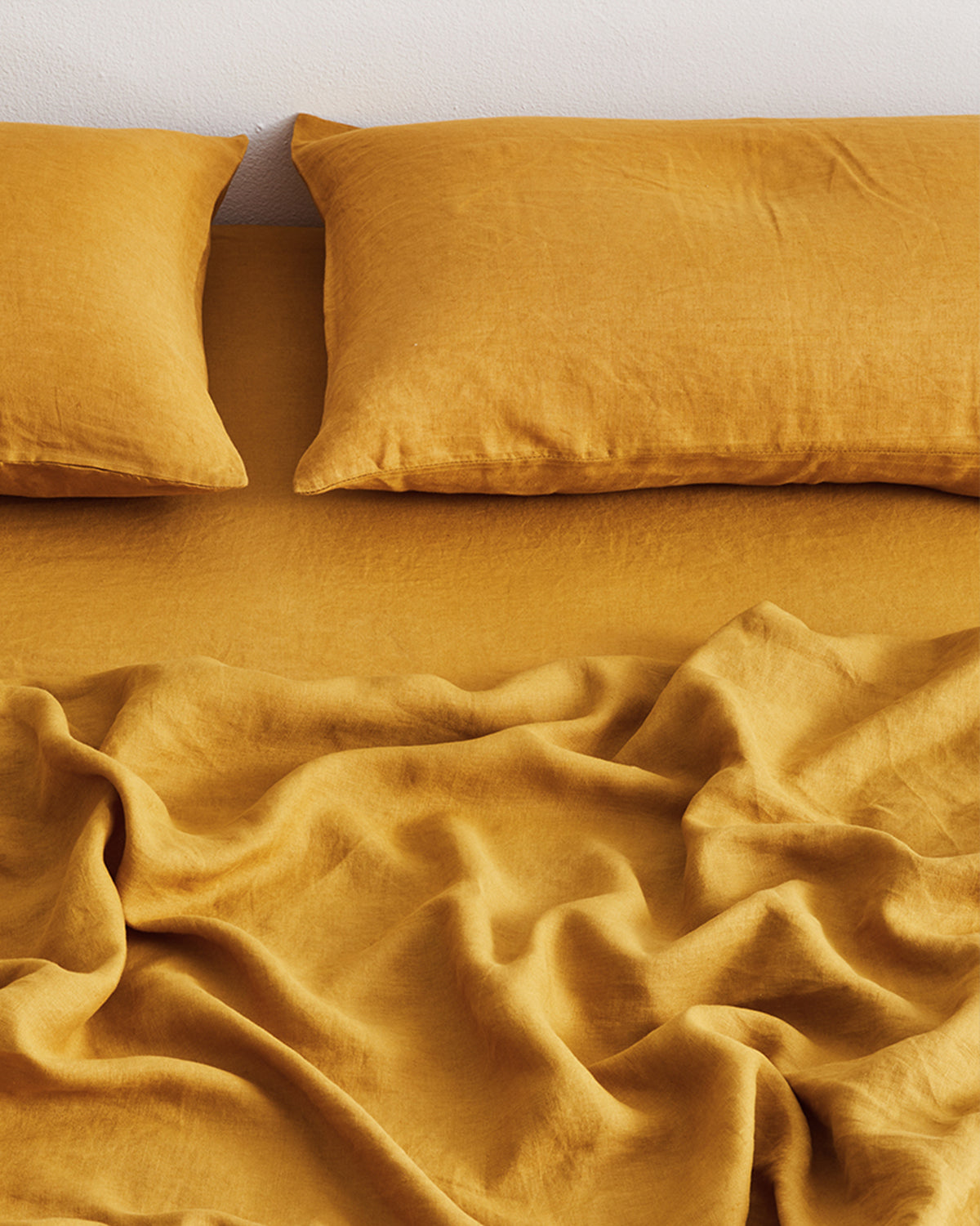 100% Pure French Flax Linen Turmeric Pillowcase Set of 2 - Natural Anti-Bacterial & Hypoallergenic Bedding for Better Sleep & Skin Care - Perfect for Home, Hotel, and Spa Use